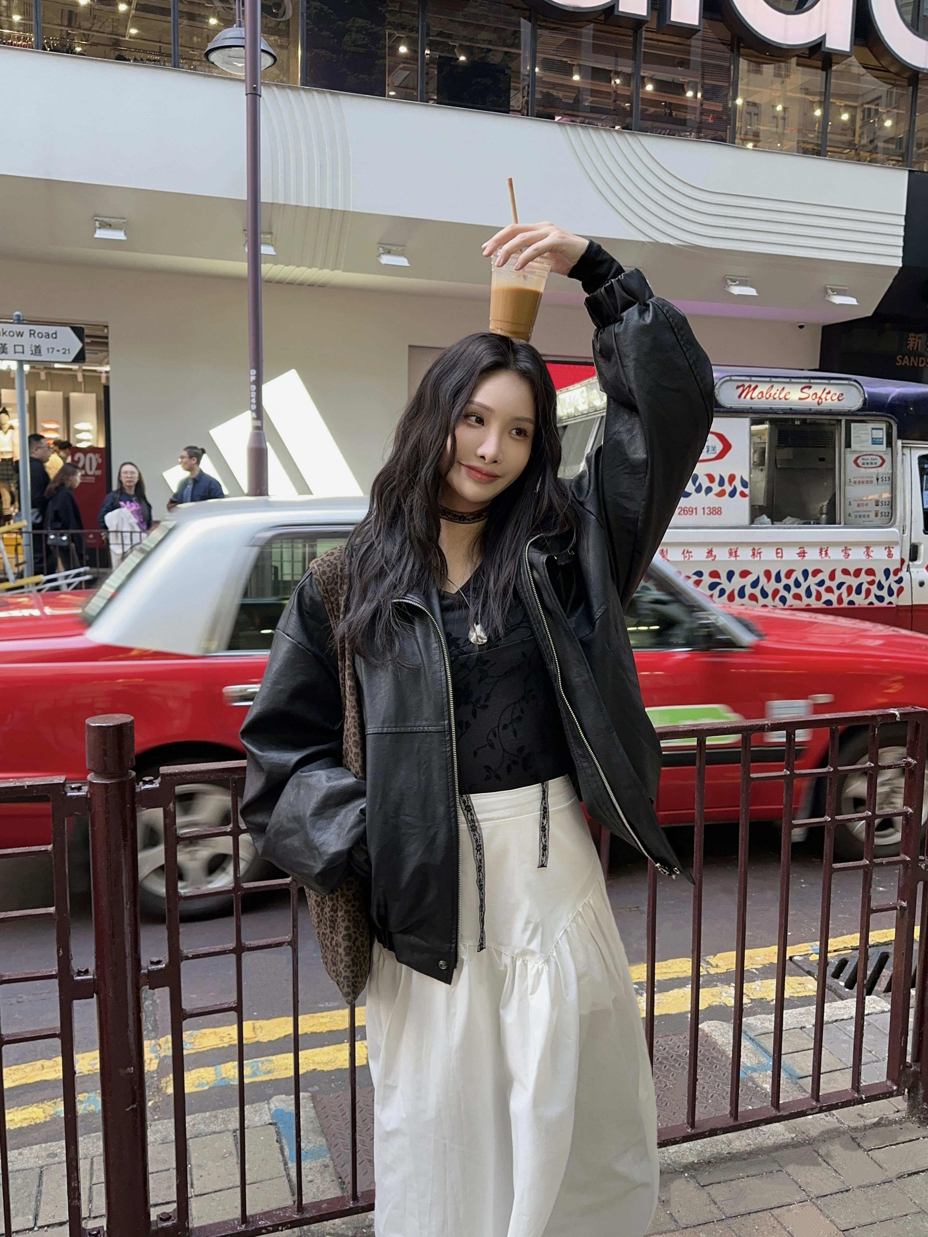 【現貨】H10 洛可可玫瑰上衣 (黑)