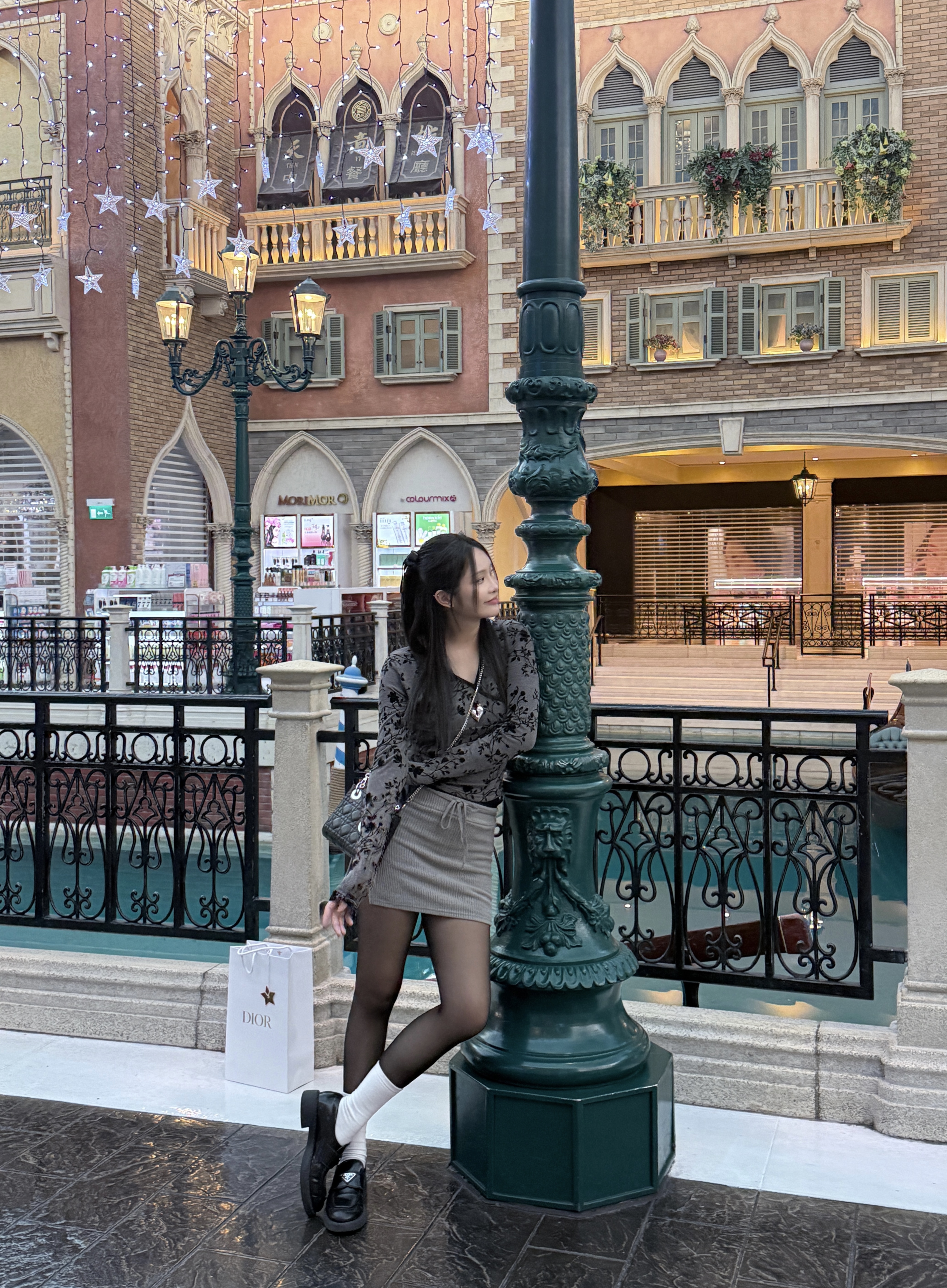 【現貨】H10 洛可可玫瑰上衣 (墨灰)