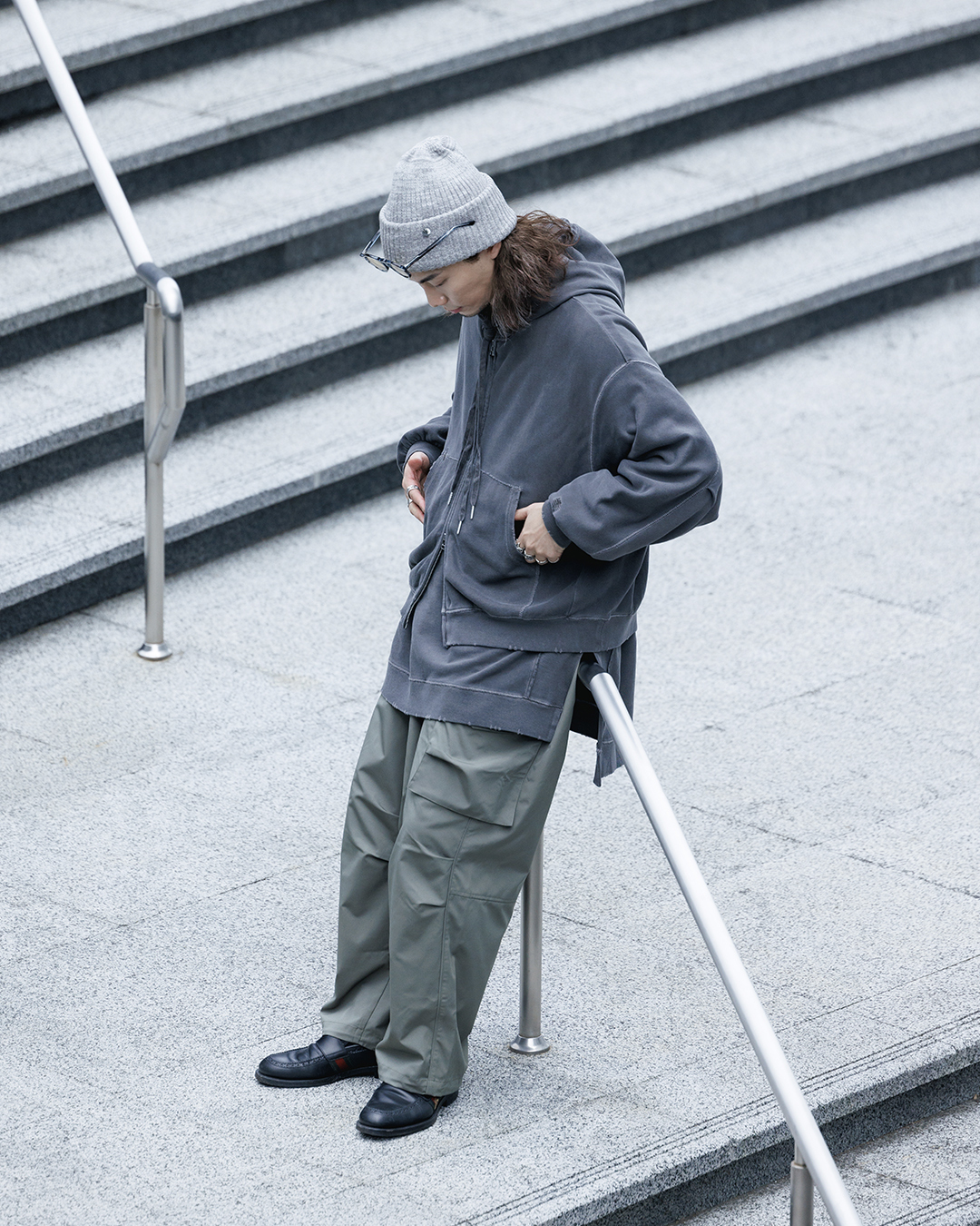 四季皆可 微光澤寬鬆感 ８口袋抽繩軍褲－經典軍綠