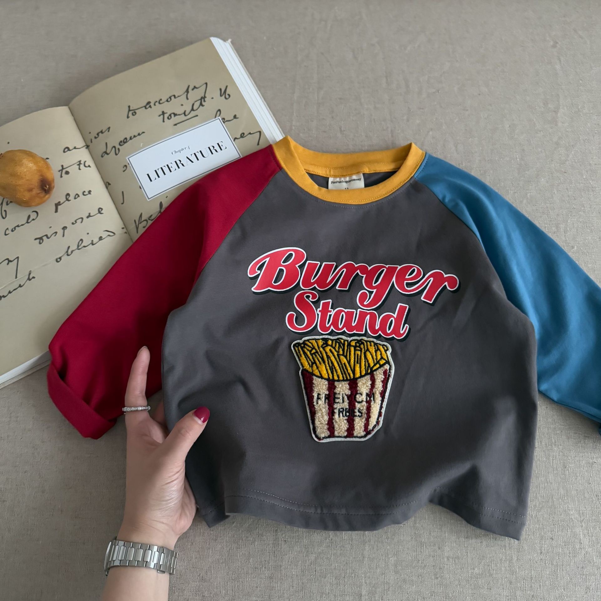 2025植絨感拼袖上衣