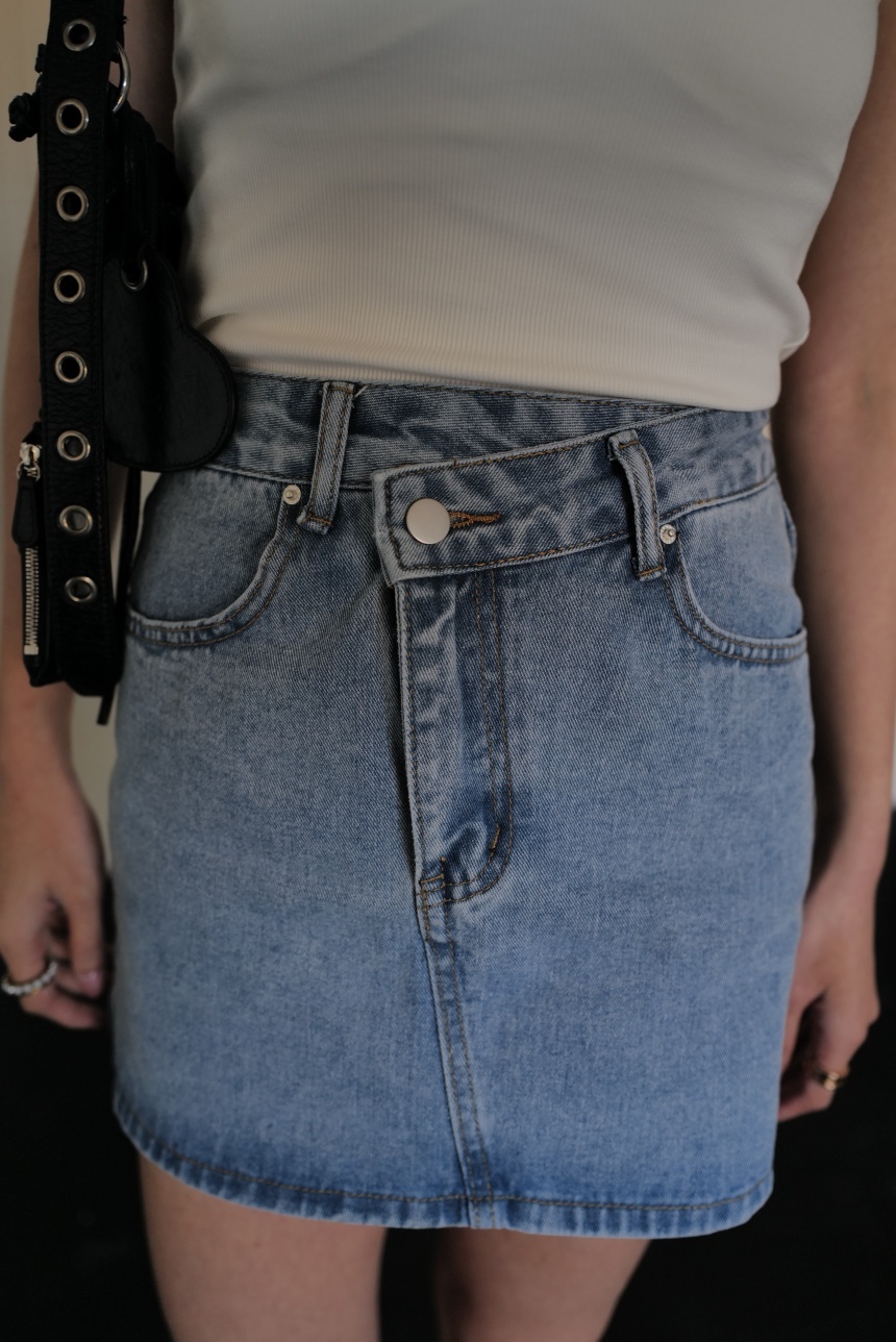 斜釦牛仔裙*2色