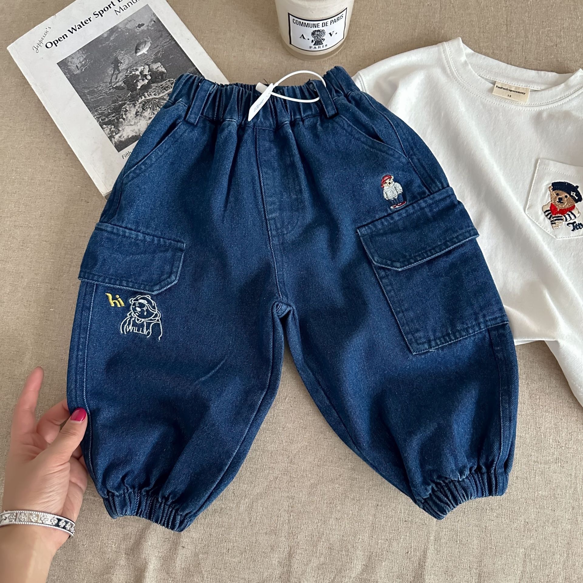 刺繡熊牛仔縮腳褲