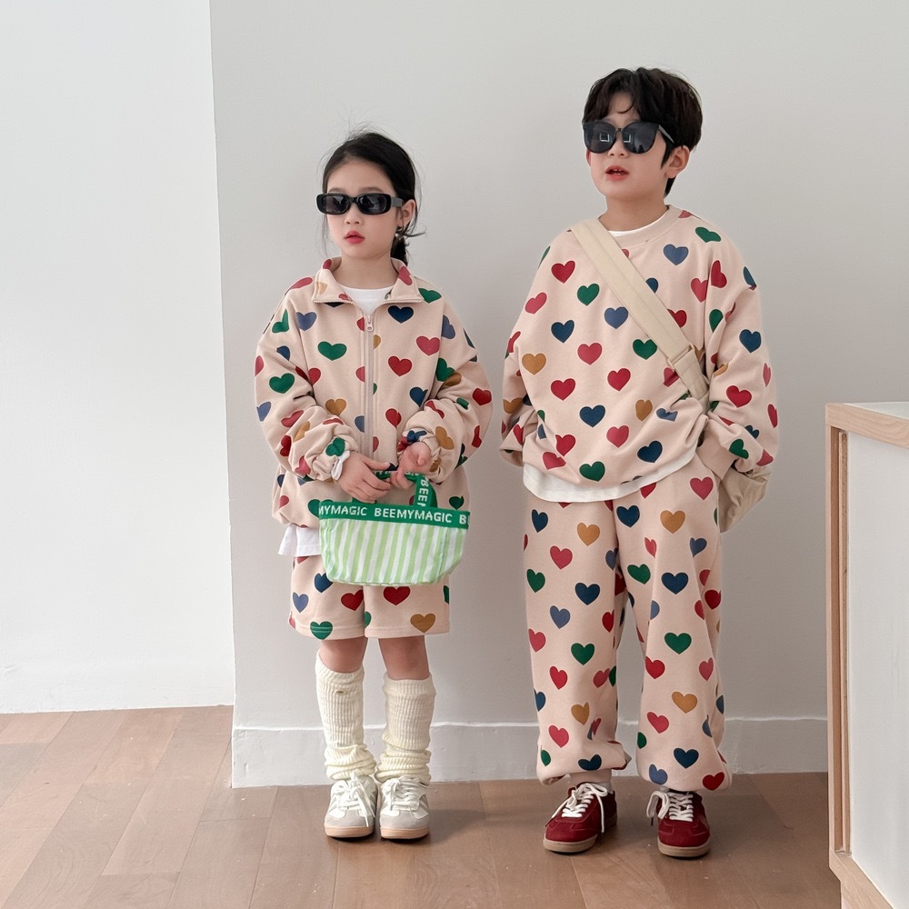 兄弟姐妹一起穿_彩色愛心套裝