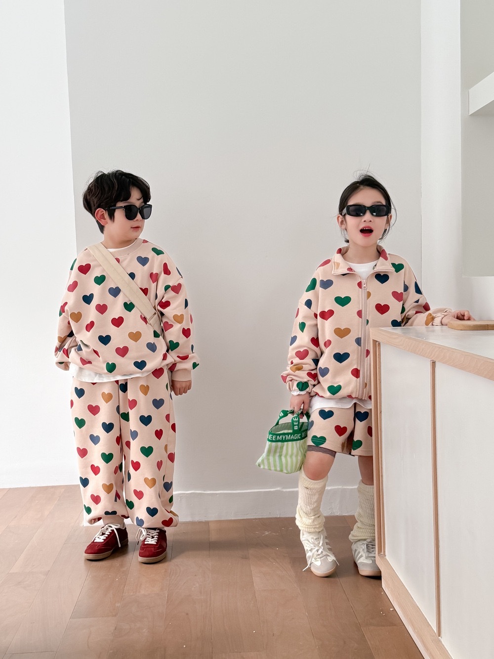 兄弟姐妹一起穿_彩色愛心套裝