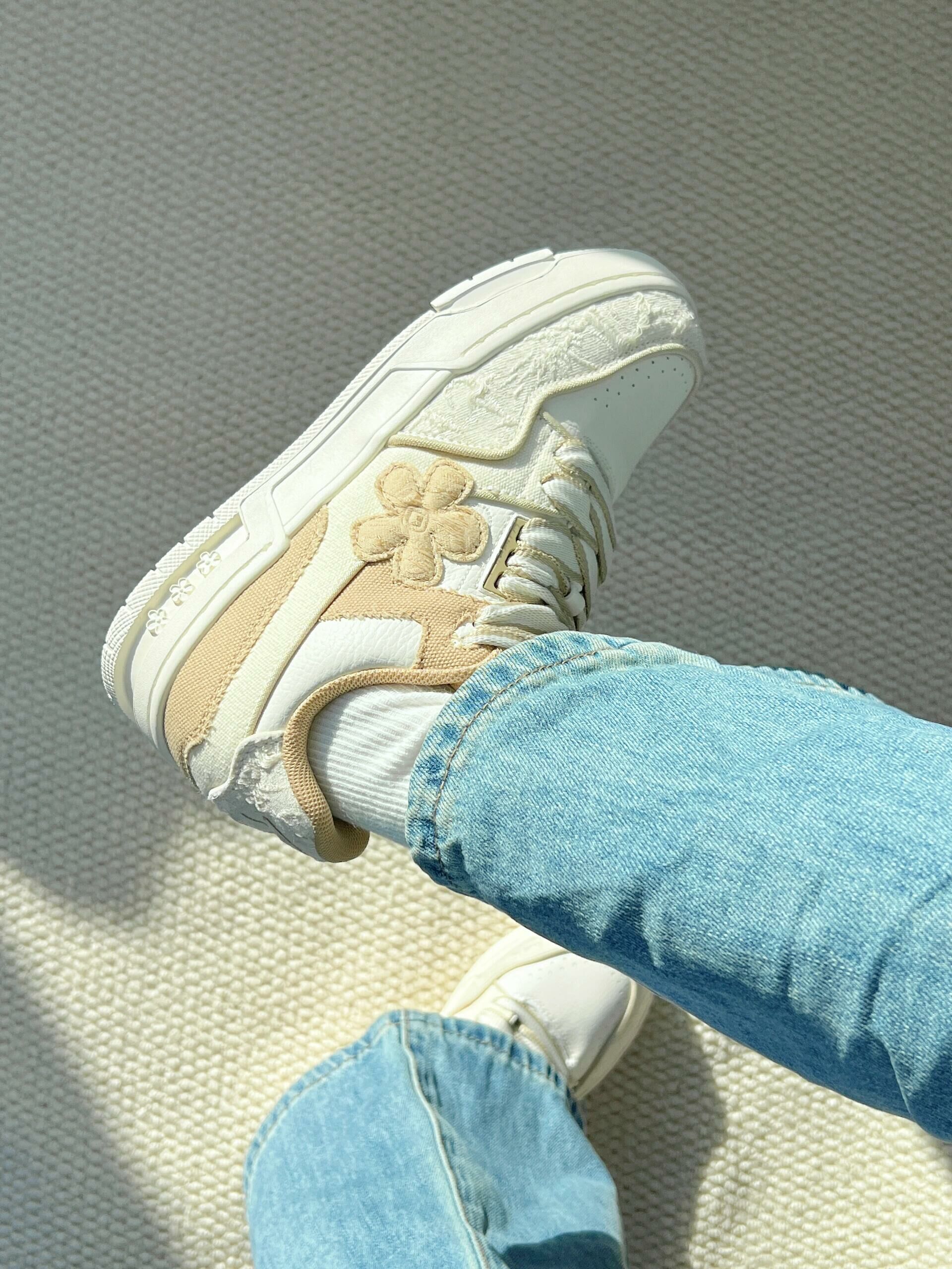 We Flower 小花鞋 老爹鞋 奶茶色 米白色 板鞋 復古 厚底 麵包鞋/預購