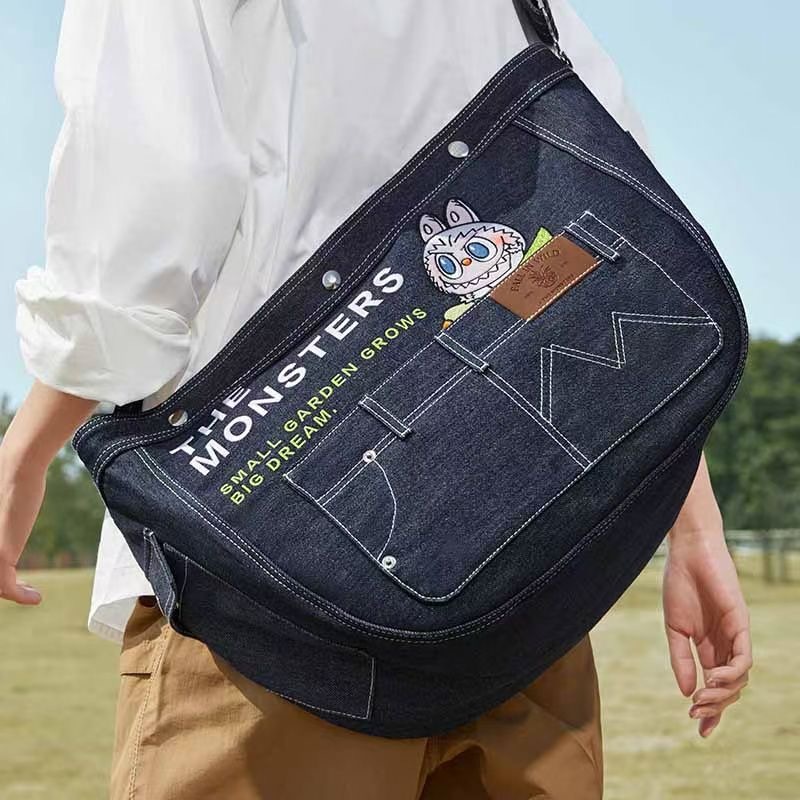 labubu 斜背袋小春野樂園限定