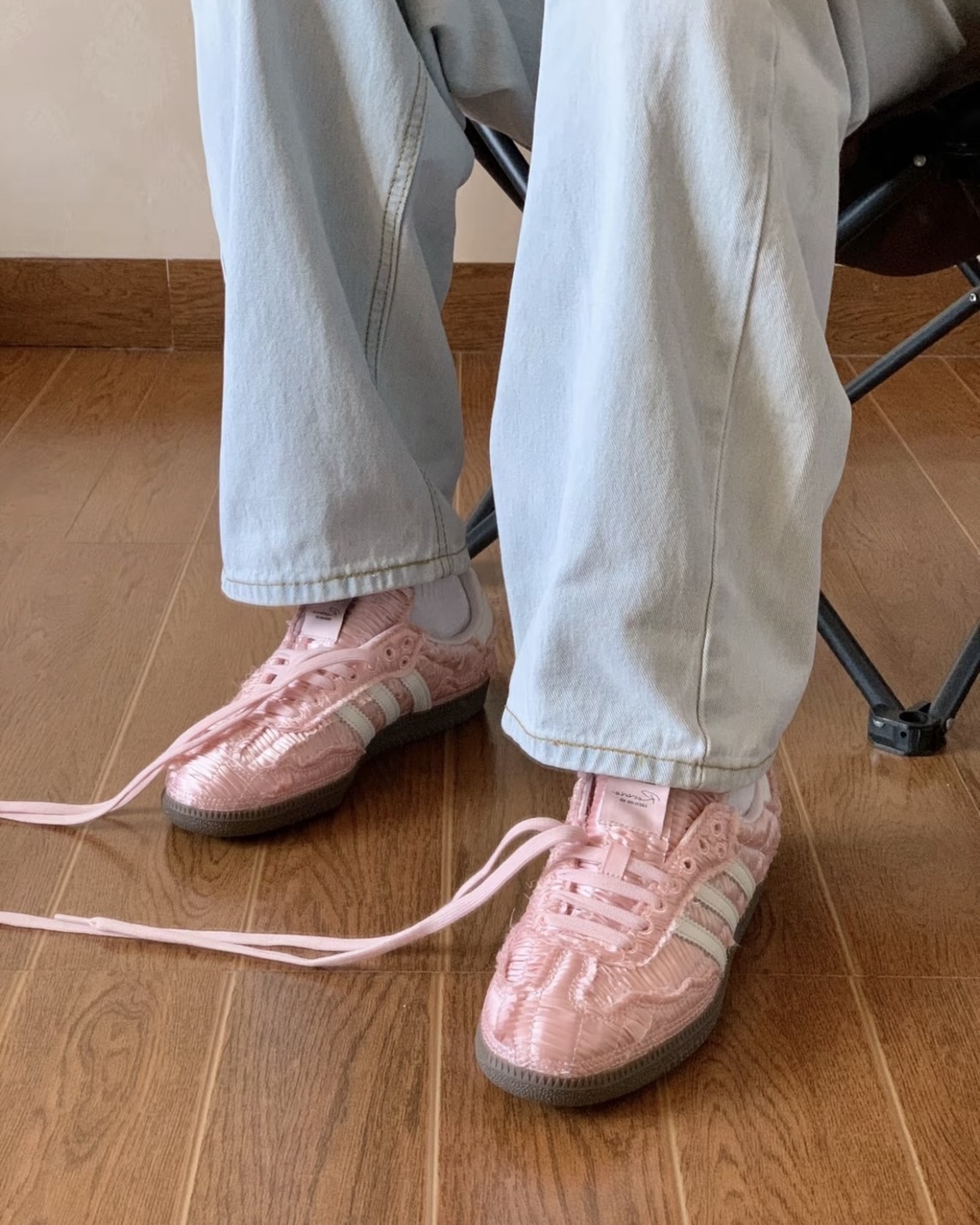 【現貨】CAROLINE X ADIDAS ORIGINALS SAMBA W 粉色絲綢 JQ4747