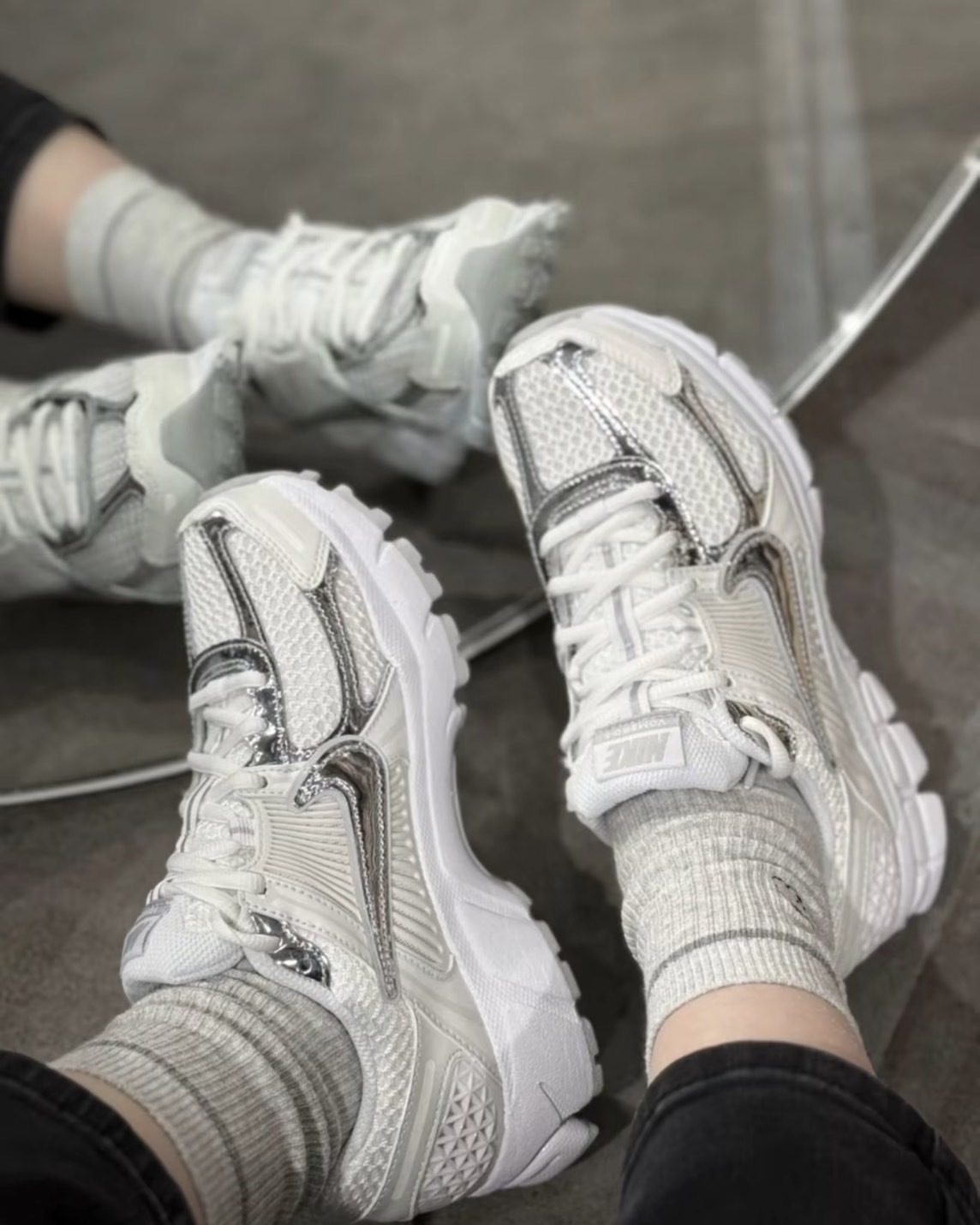 【預購】NIKE ZOOM VOMERO 5 液態銀灰 HF7723100