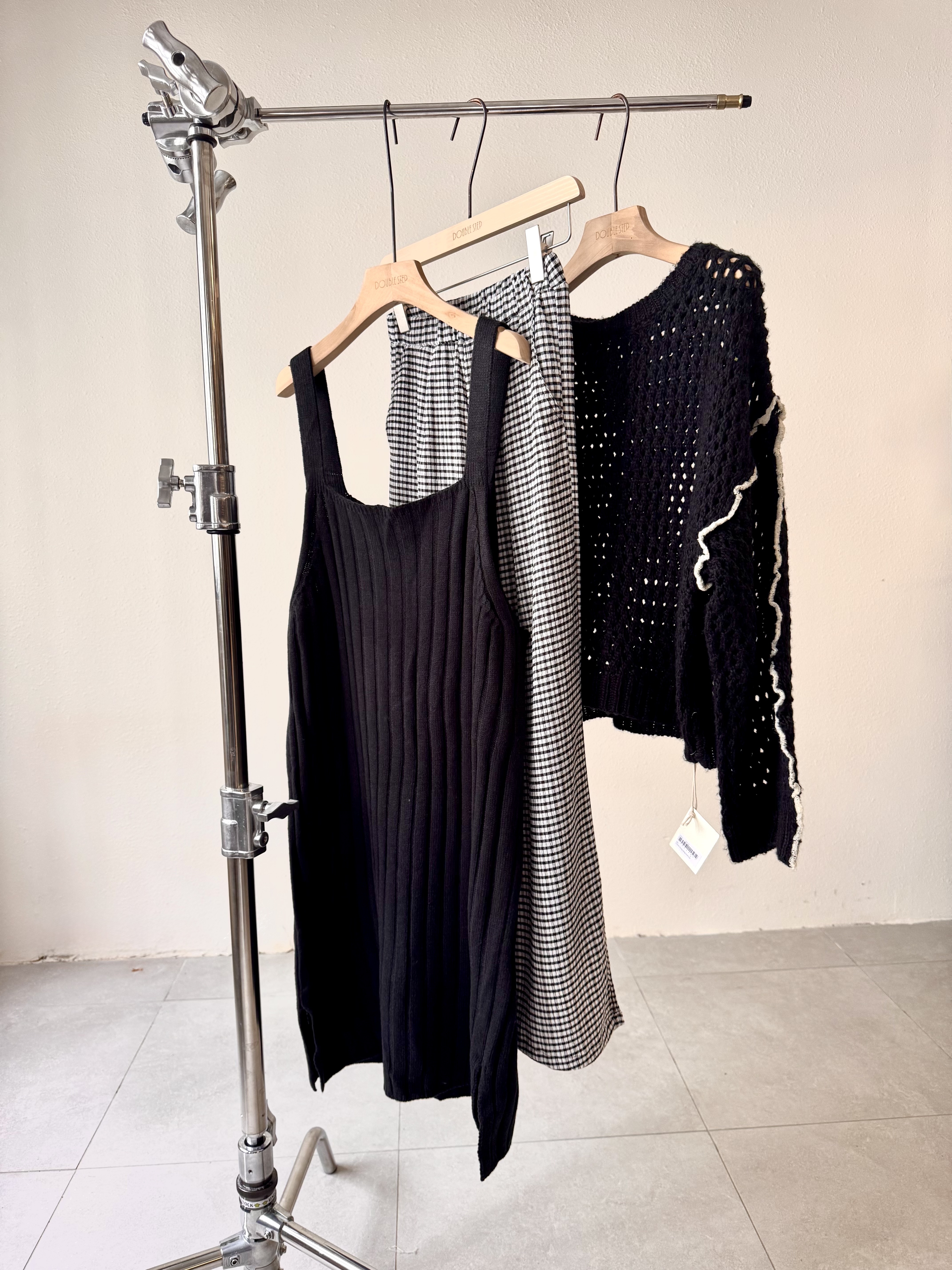 7168｜百搭坑紋針織吊帶裙