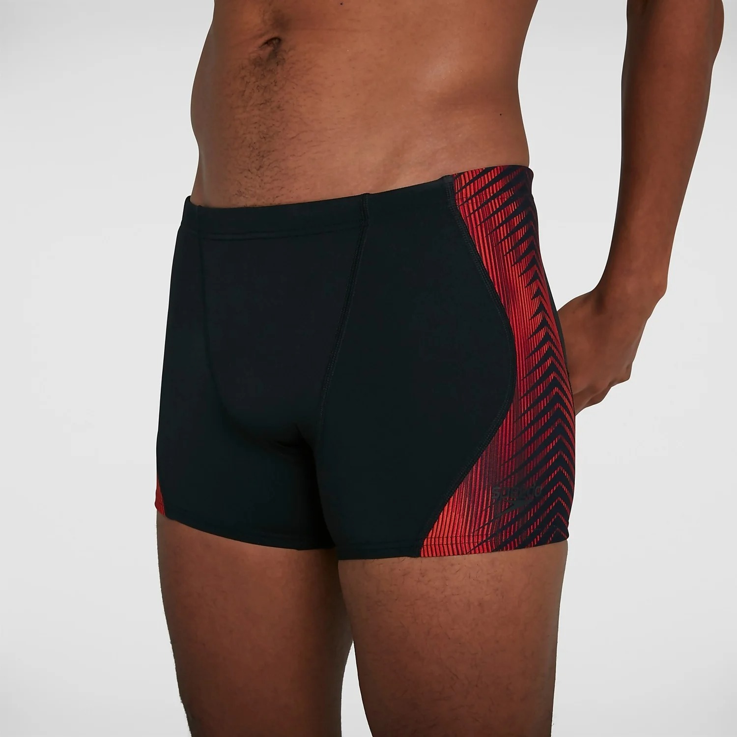 男士 Pro End+ 平腳泳褲 - 黑/紅