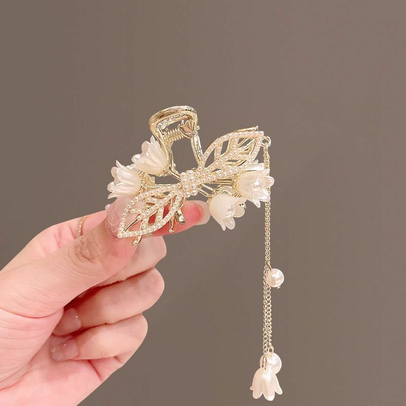 Pearl Flower Hair Claw