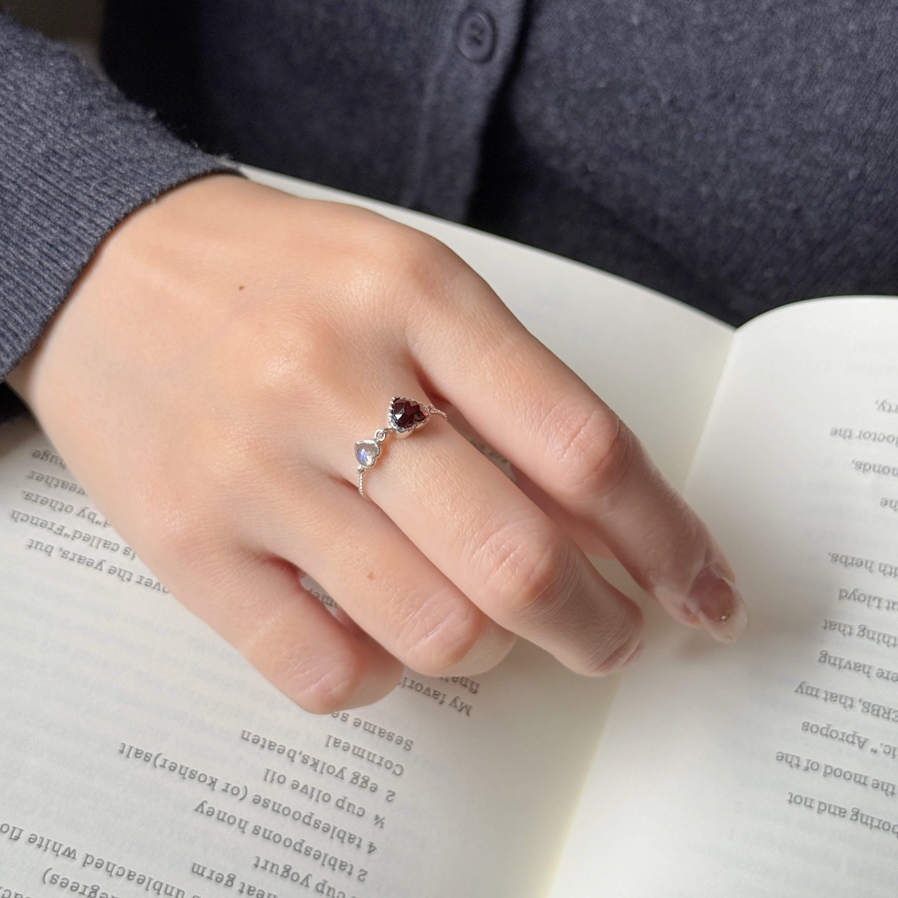 Double heart石榴拉長石鍊戒