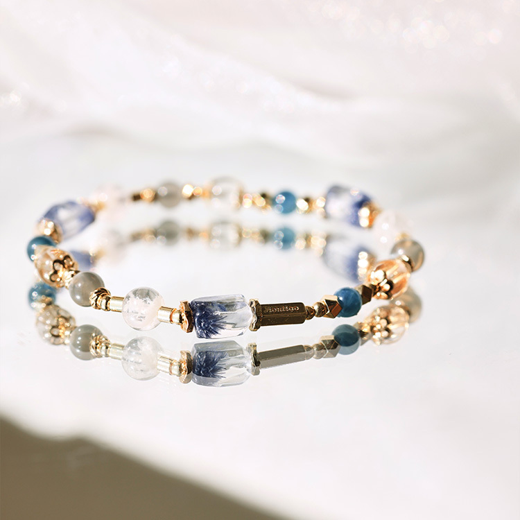 收穫：藍線石｜雪花幽靈｜藍綠晶｜灰月光｜銀髮晶