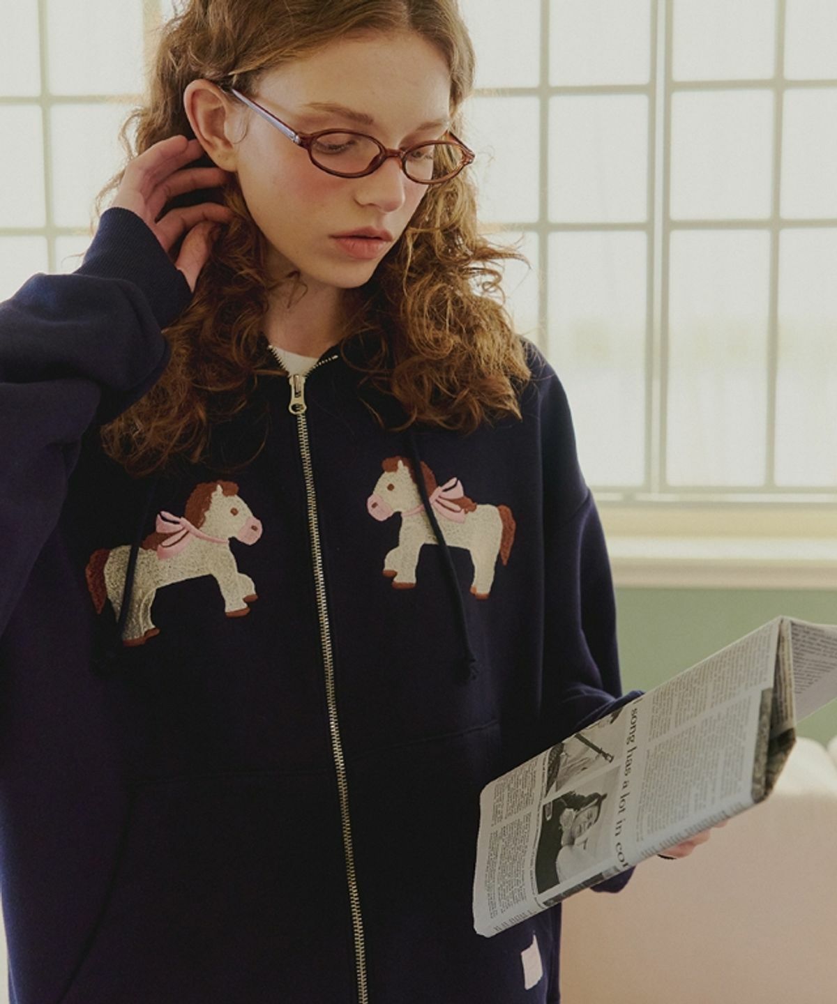 RONRON FURRY PONY PATCH HOODIE ZIP UP