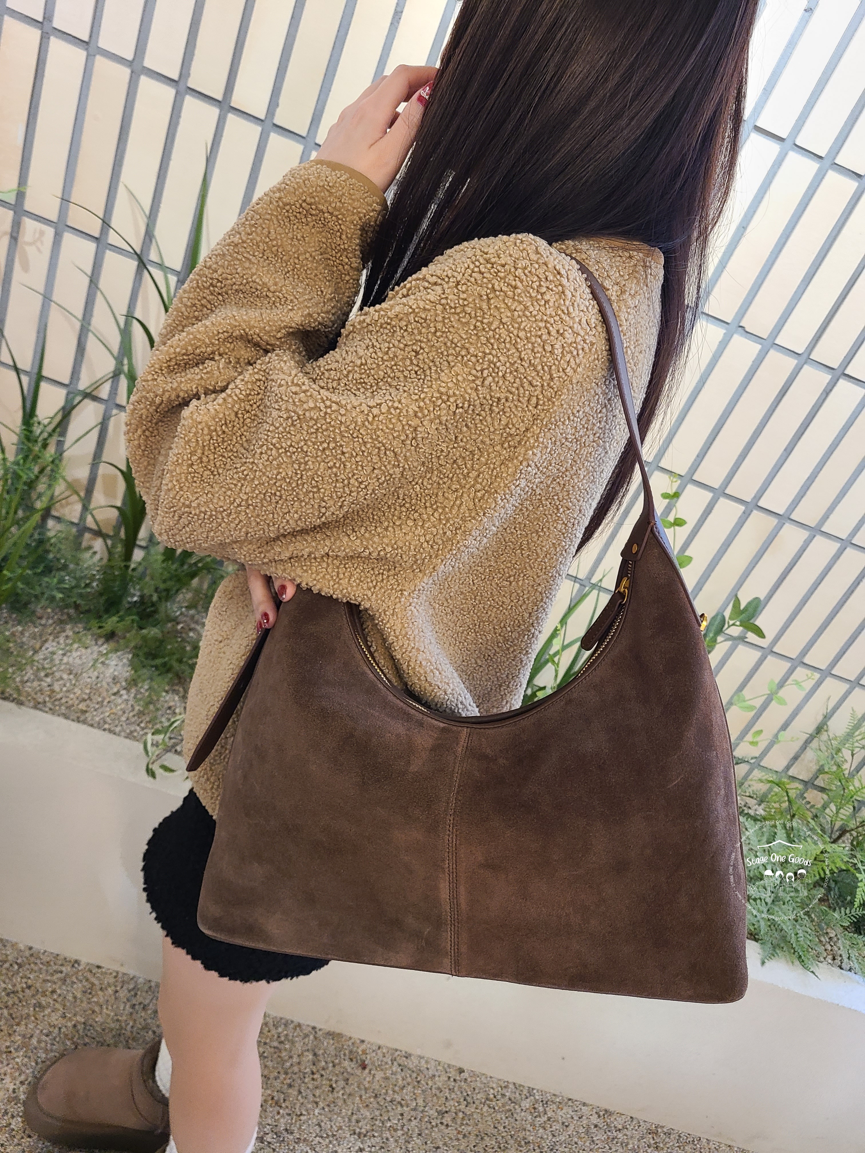 韓國[demeriel] Veneta Hobo Bag Medium Wood Tan Brown 100% Authentic] Demeriel Veneta Hobo Bag Medium Tan Brown