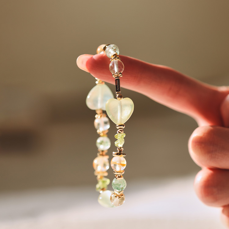 失衡中抓平衡：葡萄石｜橄欖石｜檸檬晶｜翠幽靈｜黃膠花