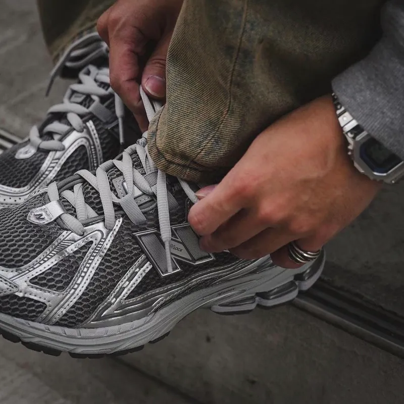 NEW BALANCE 1906R金屬色 煙灰銀 Y2K 復古
