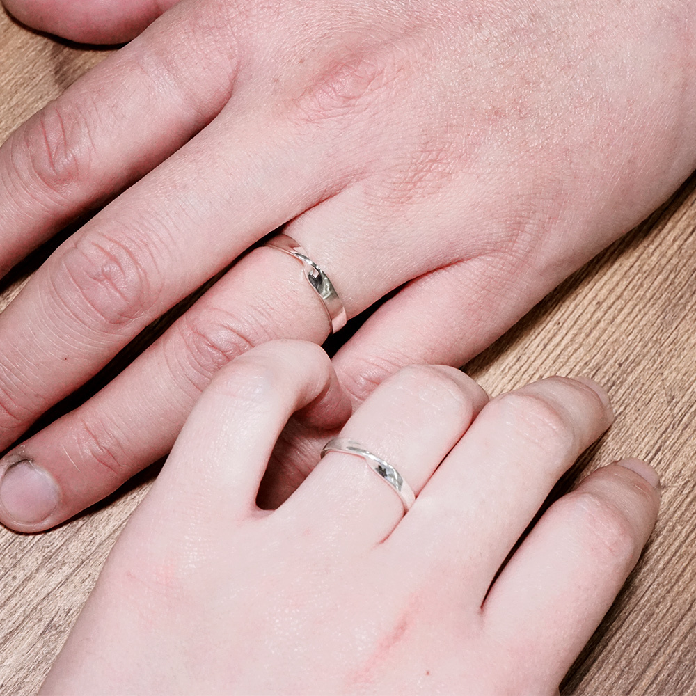 莫比烏斯輕薄款 可刻字 純銀情侶對戒組 客製化 情侶戒指 指紋戒指