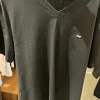 [S] GUESS COMMON COOL MATERIAL V-NECK T-SHIRT,BLACK, MO2K9492-BLK [FINAL SALE] (SGU657)