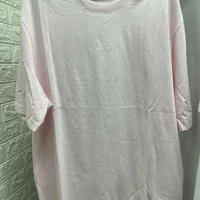 [S] GUESS CURSIVE TRIANGLE SHORT SLEEVE T-SHIRT,LIGHT PINK, MO2K9437-LPI [FINAL SALE] (SGU658)