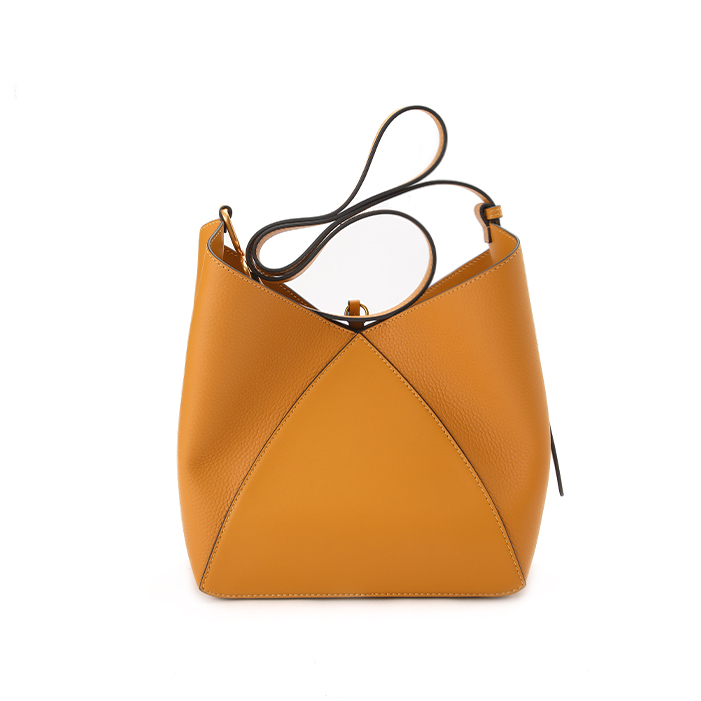 PUZZLE 皮革斜背袋