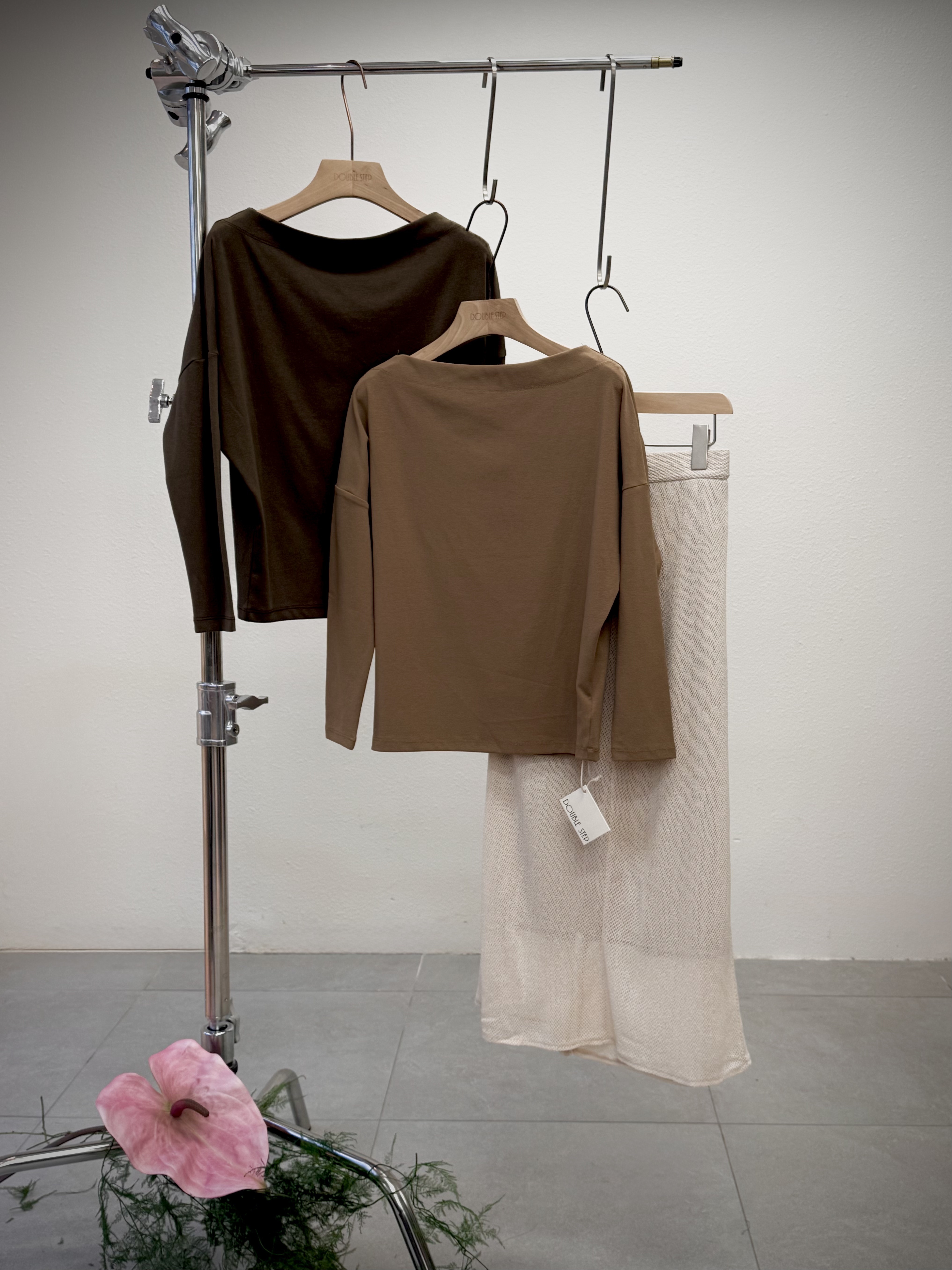 大彈性一字領上衣 - 7093