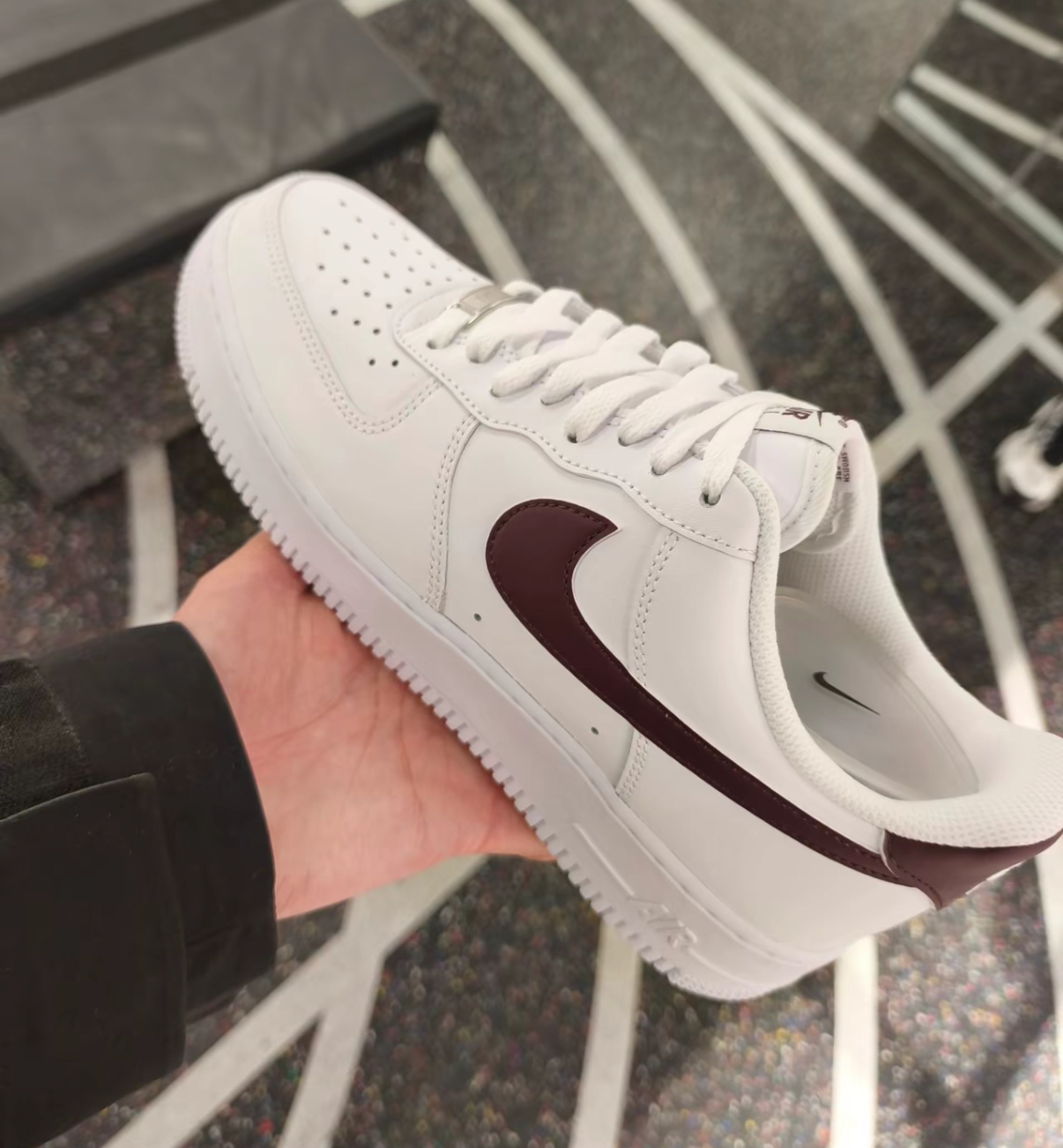 NIKE AIR FORCE 1 LOW 酒紅 FJ4146-112