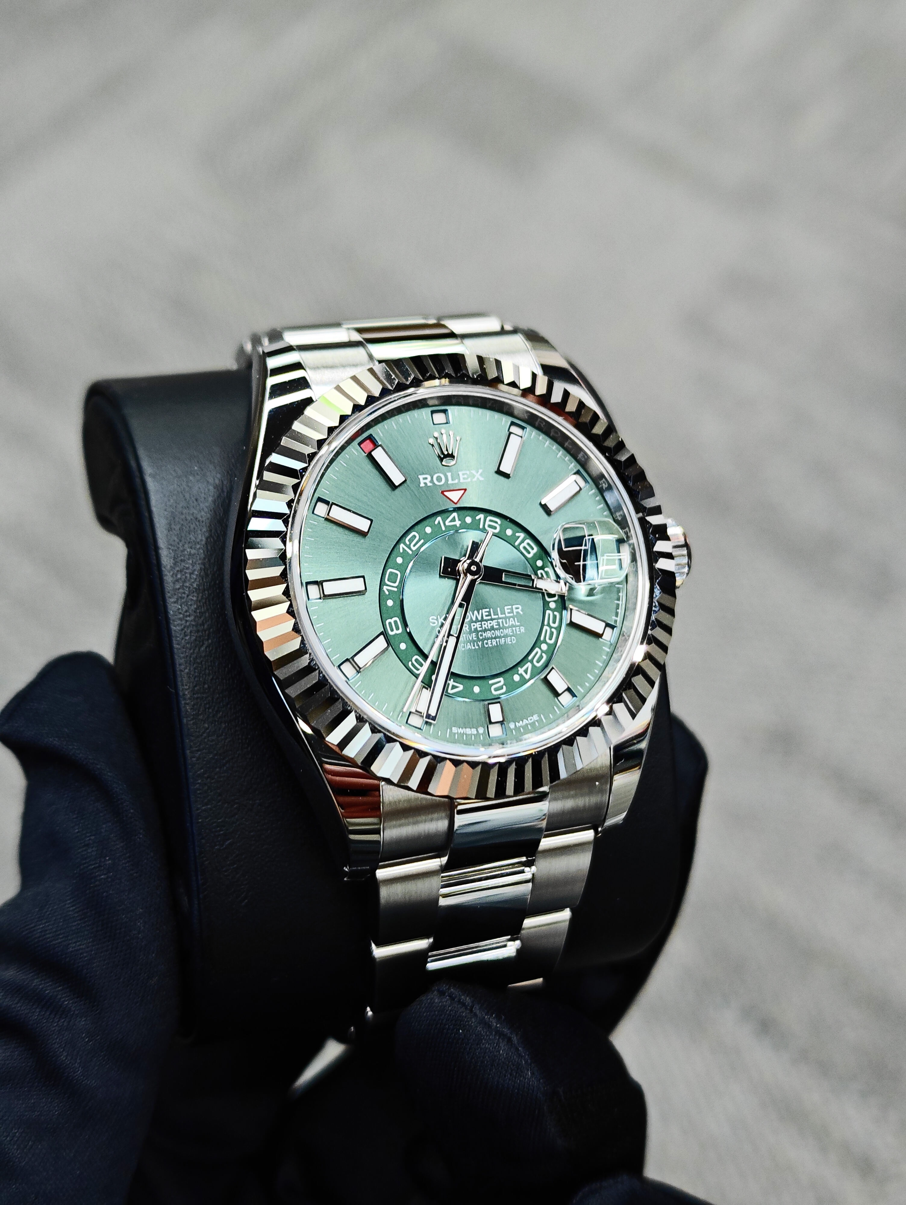 BRAND NEW ROLEX 336934 SKY DWELLER WHITE GOLD STEEL GREEN GMT DATE OYSTER STEEL 42mm