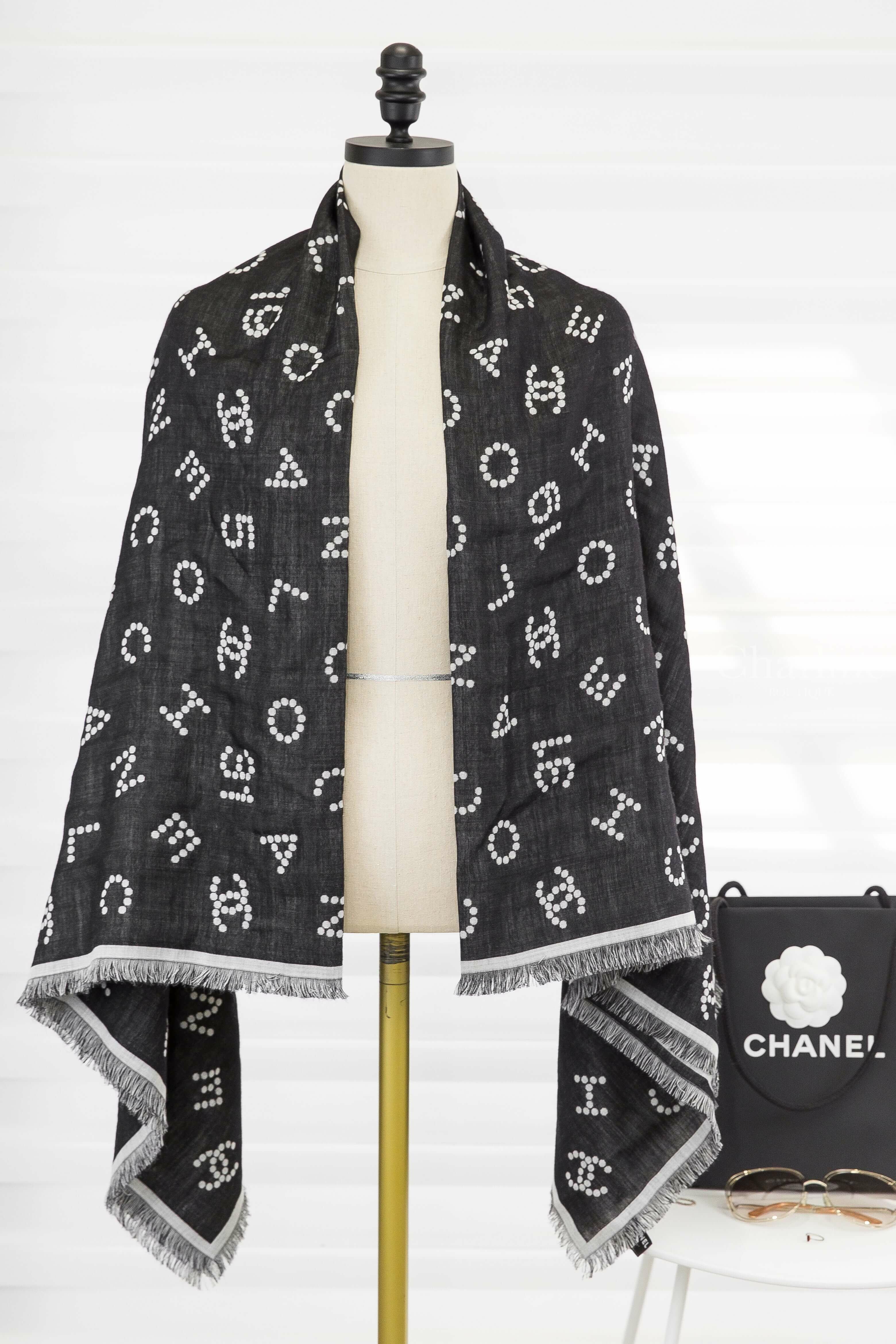 Chanel Square Scarf 黑色白色圓點字母CC線條滾邊羊毛混絲流蘇披肩-Charline Boutique 精品代購