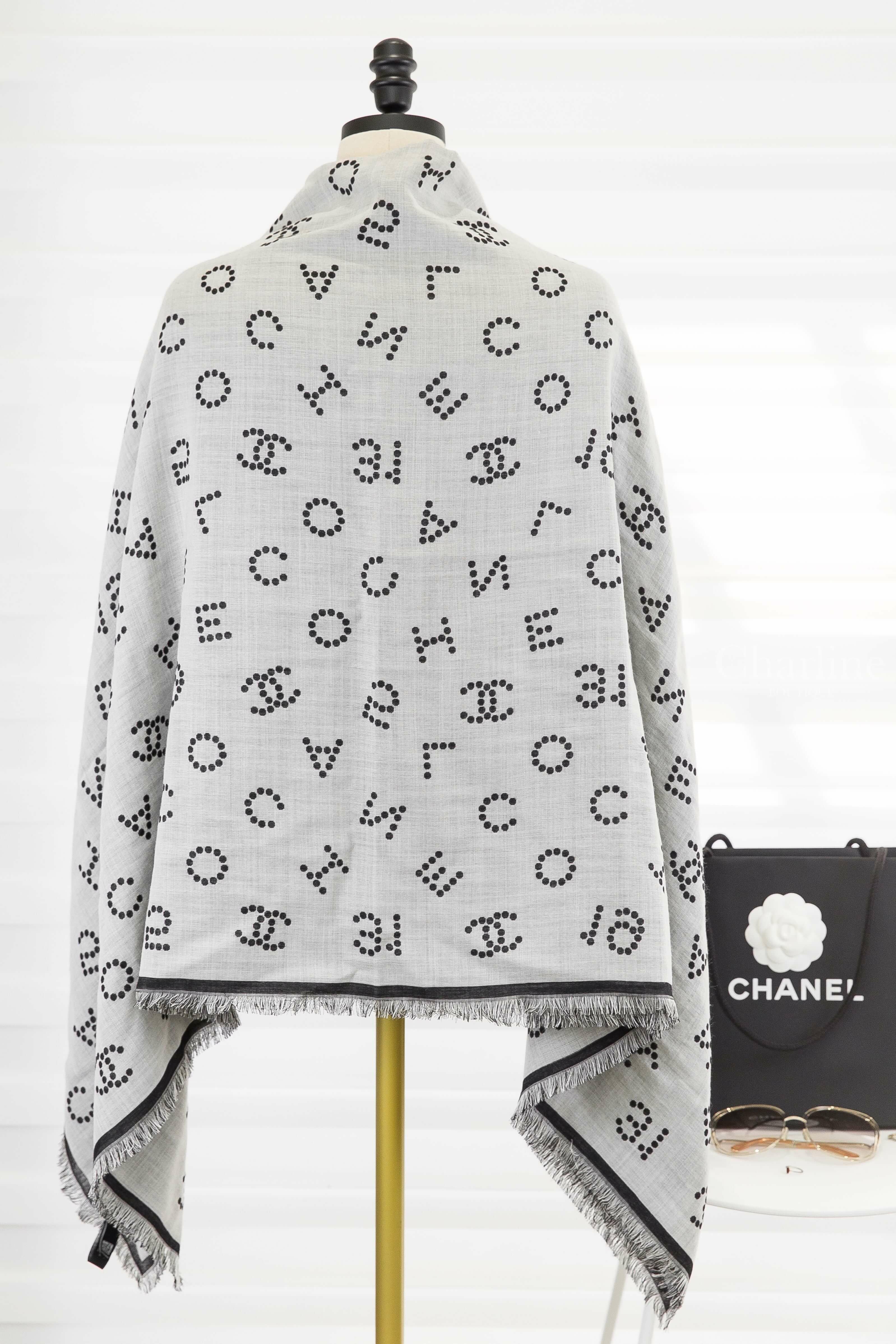 Chanel Square Scarf 黑色白色圓點字母CC線條滾邊羊毛混絲流蘇披肩-Charline Boutique 精品代購