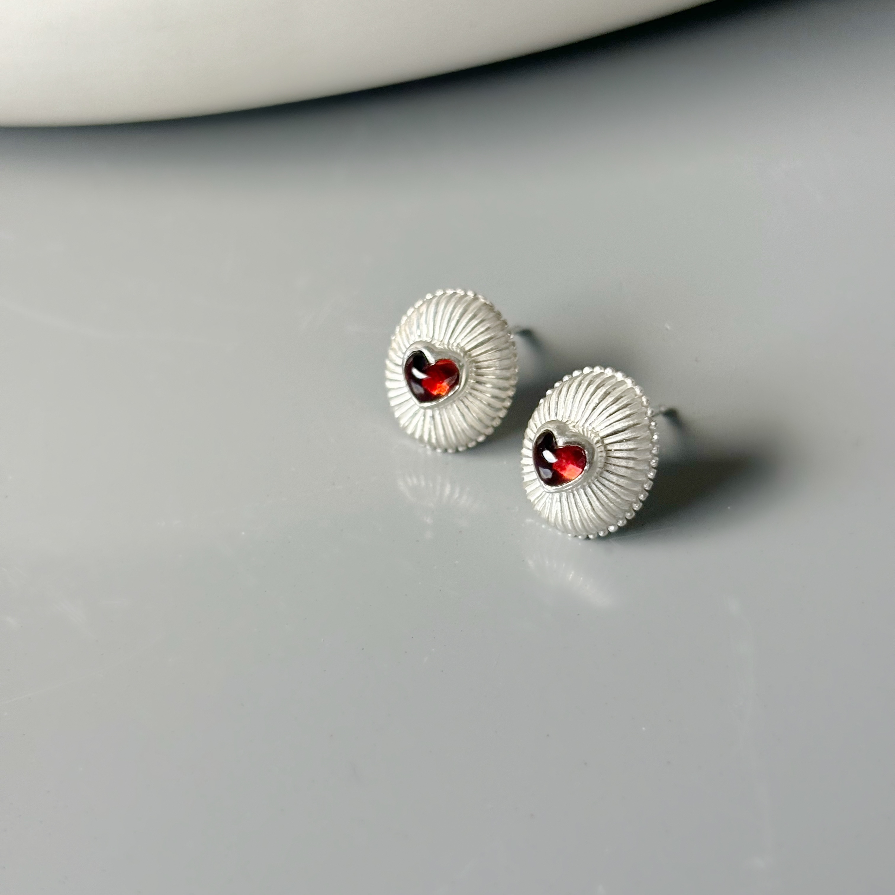 Vintage heart石榴石耳環