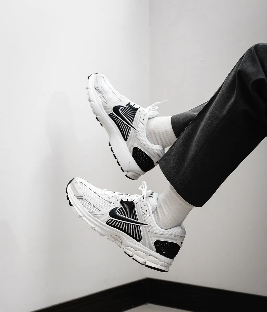 NIKE VOMERO 5 "White Black" 白黑熊貓