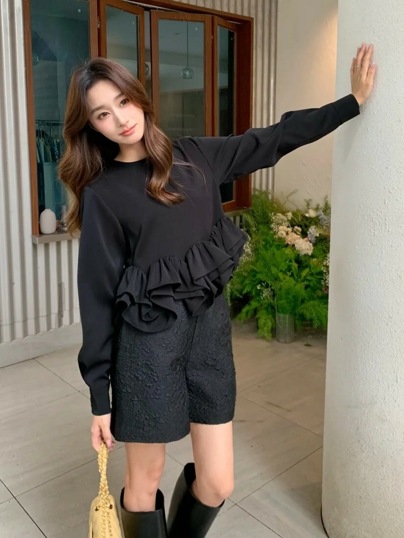 經典黑立體抓褶雲朵造型短版上衣-F (Elegant & Love)