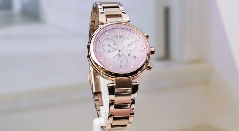 萬年鐘錶 - Citizen 星辰錶  XC   亞洲限定款浪漫粉紅津櫻花三眼光動能女錶  FB1456-65X  錶徑35MM