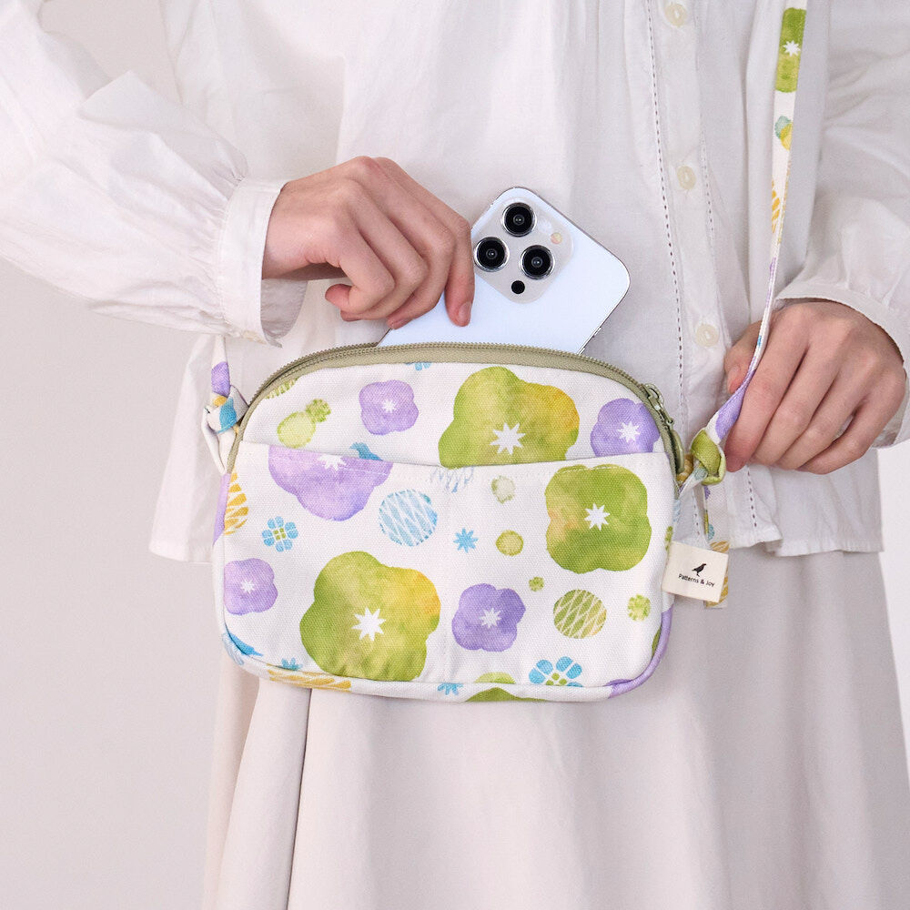Clutch with Long Strap/Begonia Glass Pattern No.17/Pastel Lilac