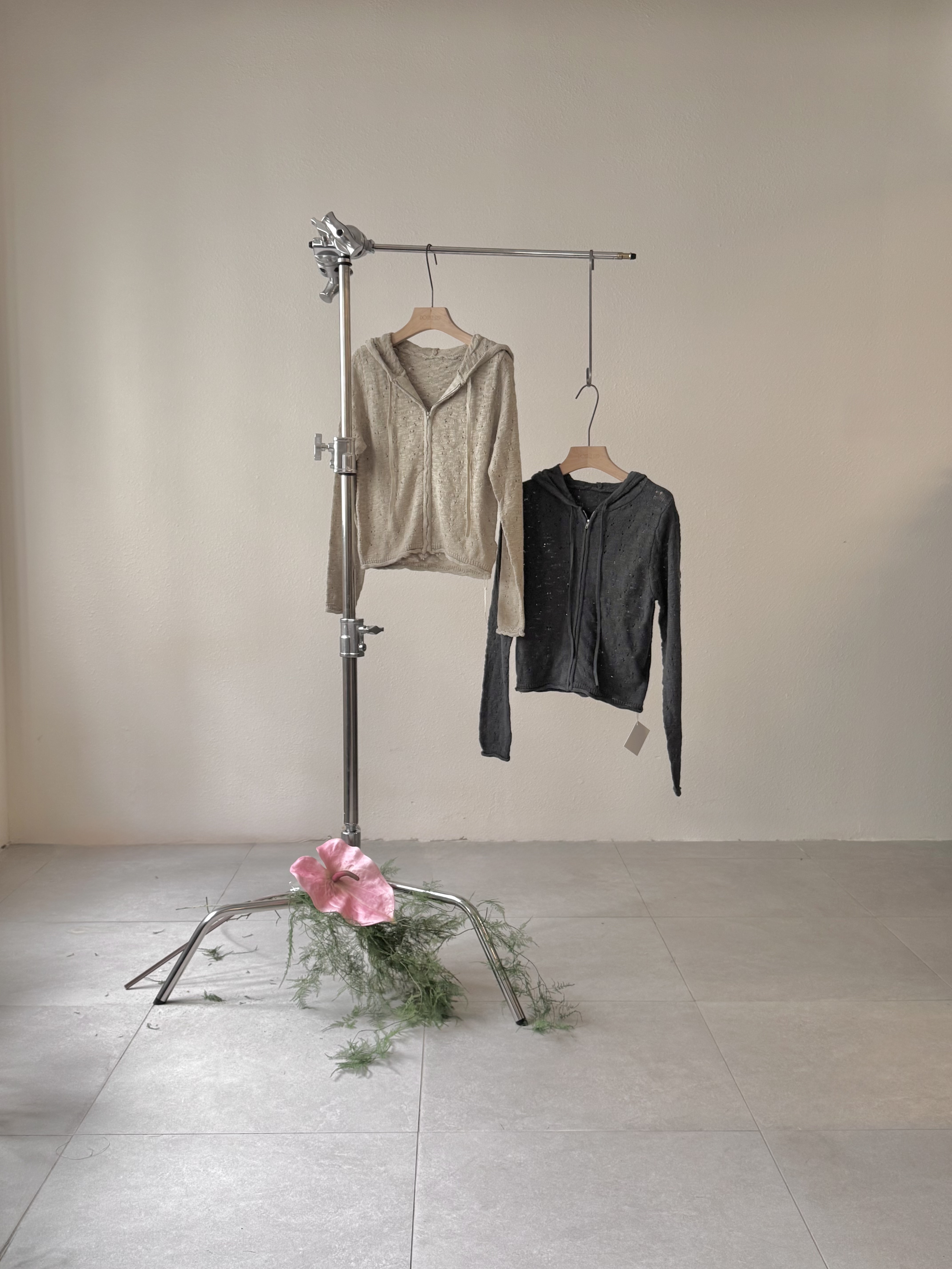 有帽縷空拉鍊外套 - JK51426