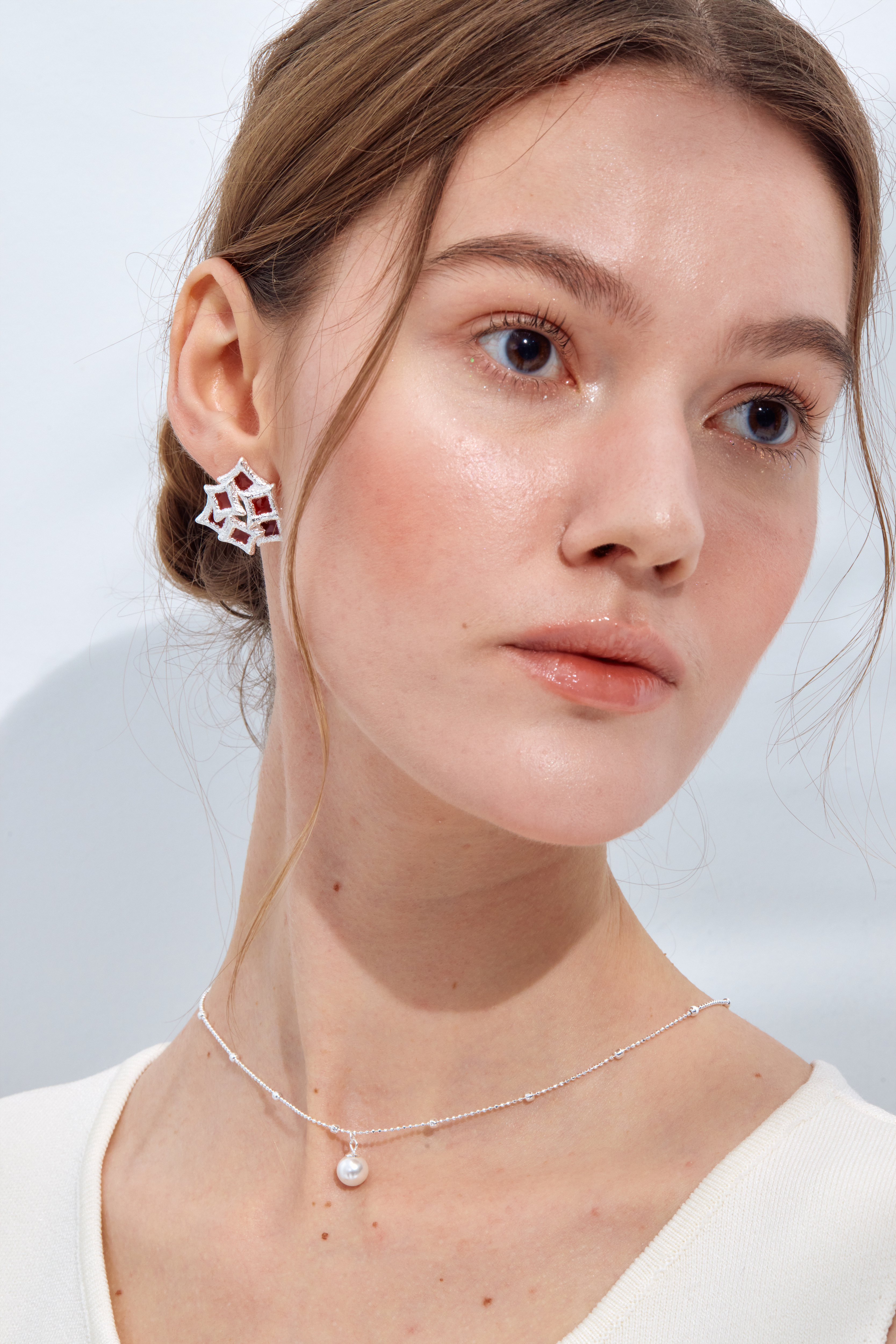 E1879  |  純銀紅方塊耳環