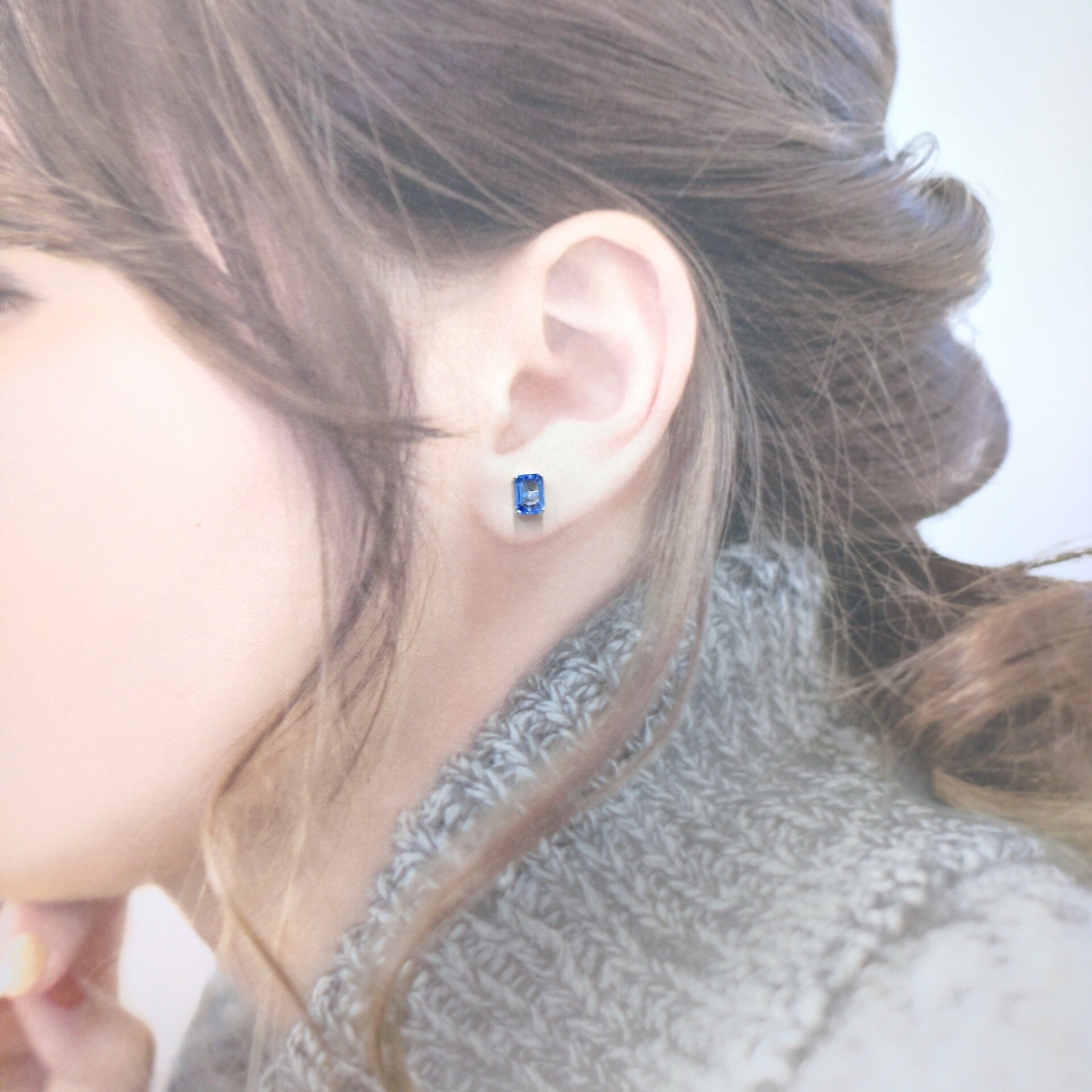 18K White Gold 2.36ct Sapphire Earrings