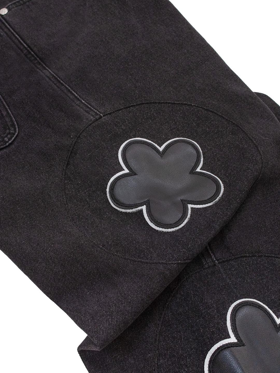VANDYTHEPINK® LEATHER FLOWER PATCH DENIM 黑 小花圖案 牛仔長褲【VD6044-100】