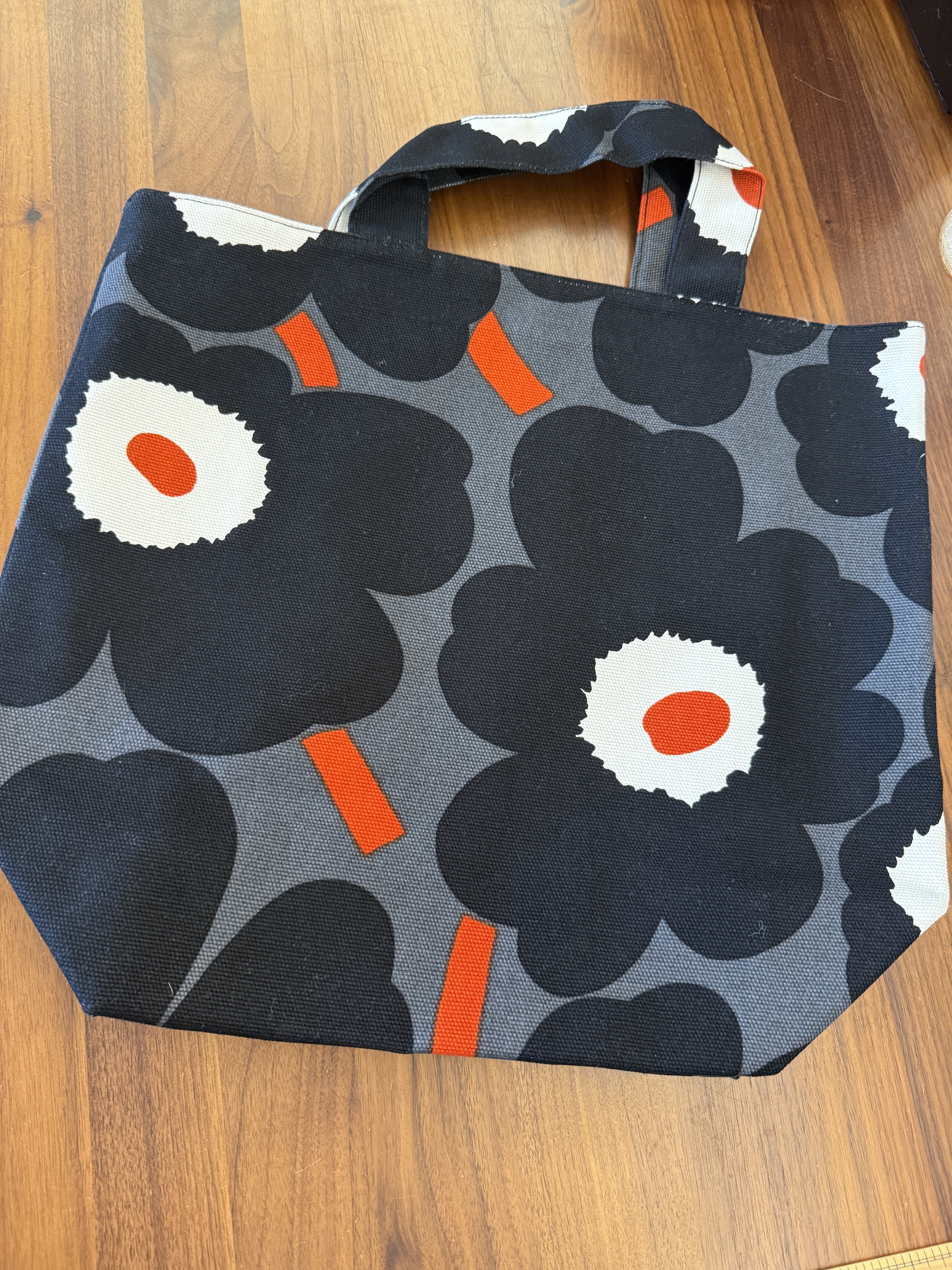 Handy Tote | mariemkko canvas fabric | Black x dark grey x red