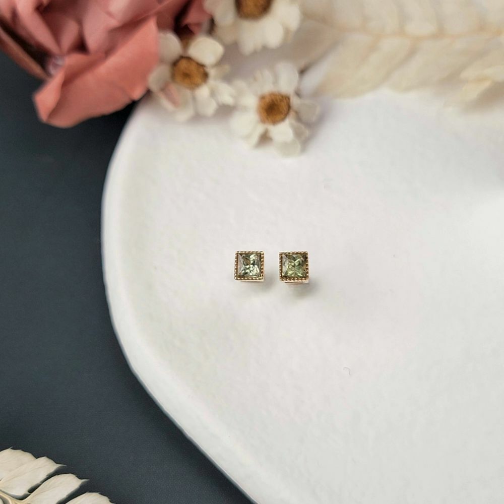 【me.luxe】K18方糖綠彩藍寶耳環