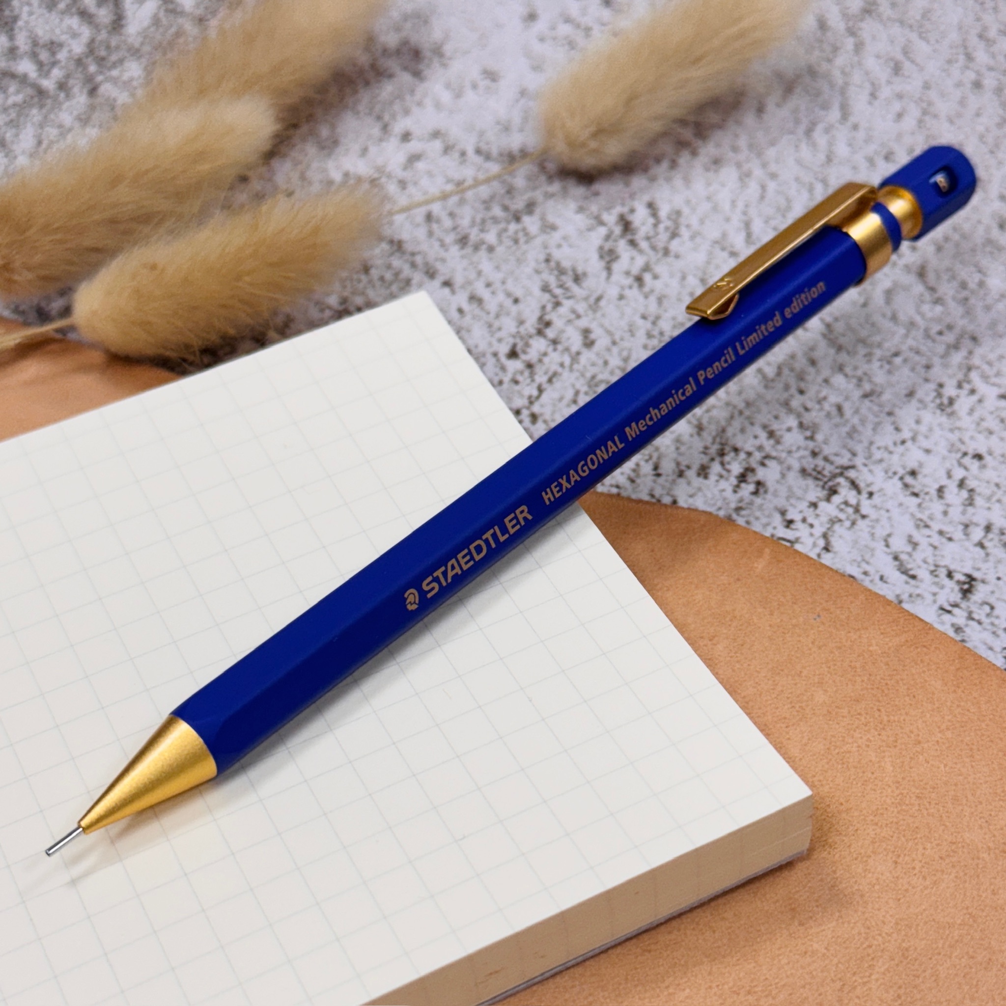 施德樓STAEDTLER｜MS92577 六角形自動鉛筆0.5  日本限定 藍金色