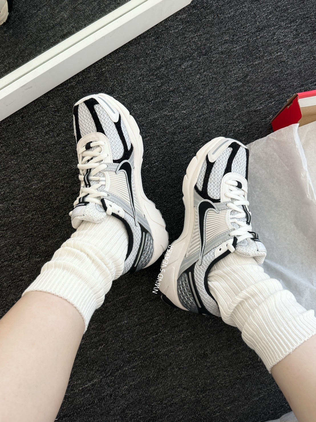 <快速出貨> NIKE ZOOM VOMERO 5 W 奶油黑灰