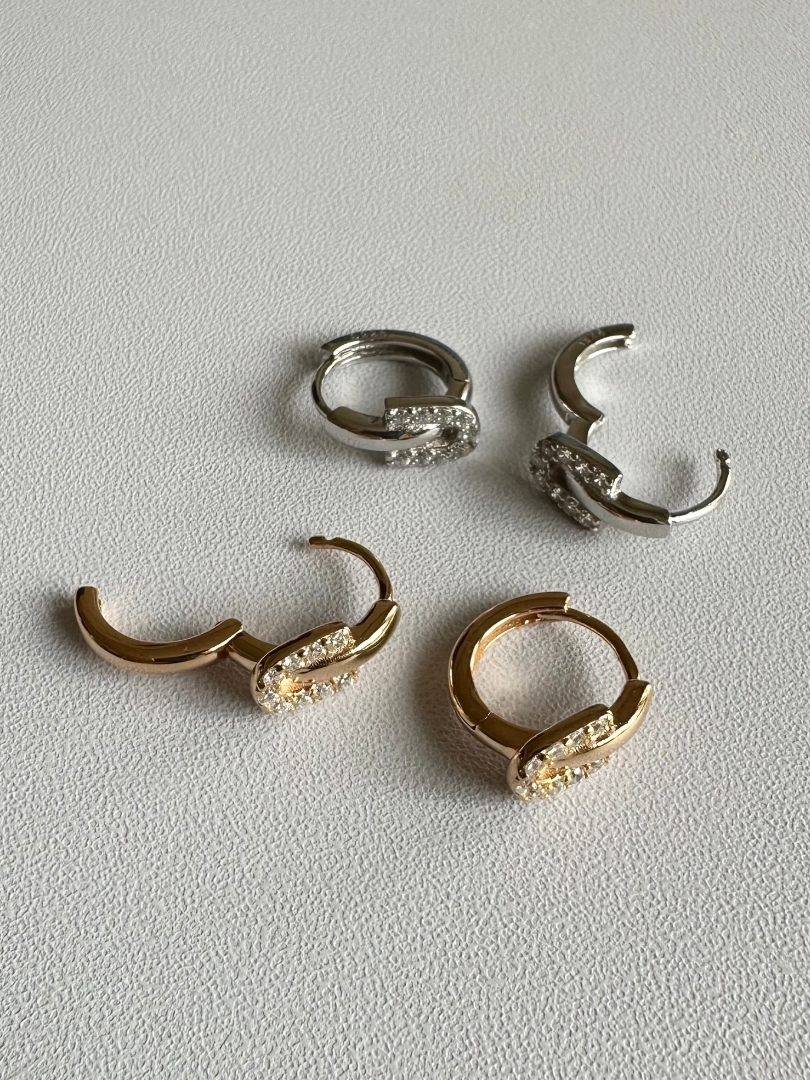 S925 shiny U motif hoop pierce