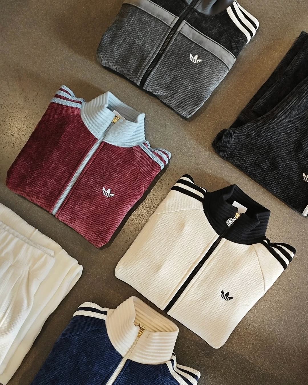 Adidas Originals Retro 蛇年限定 短版 絲絨 立領外套 奶油白黑 酒紅 黑灰