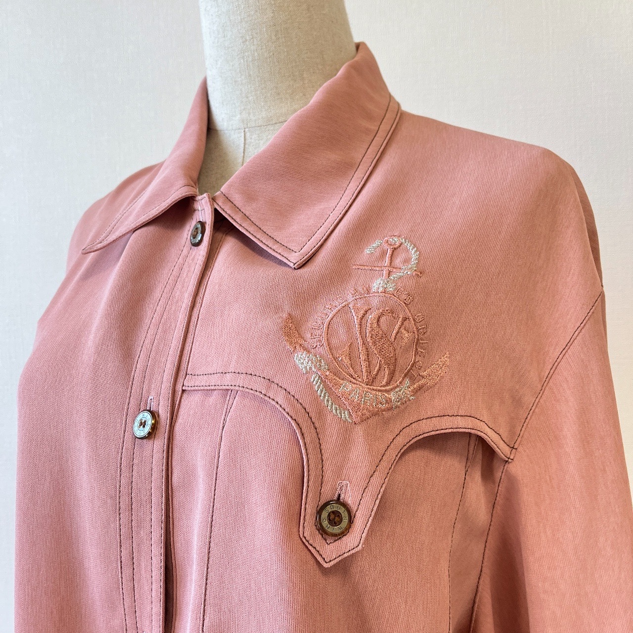 粉紅色刺繡古著上衣