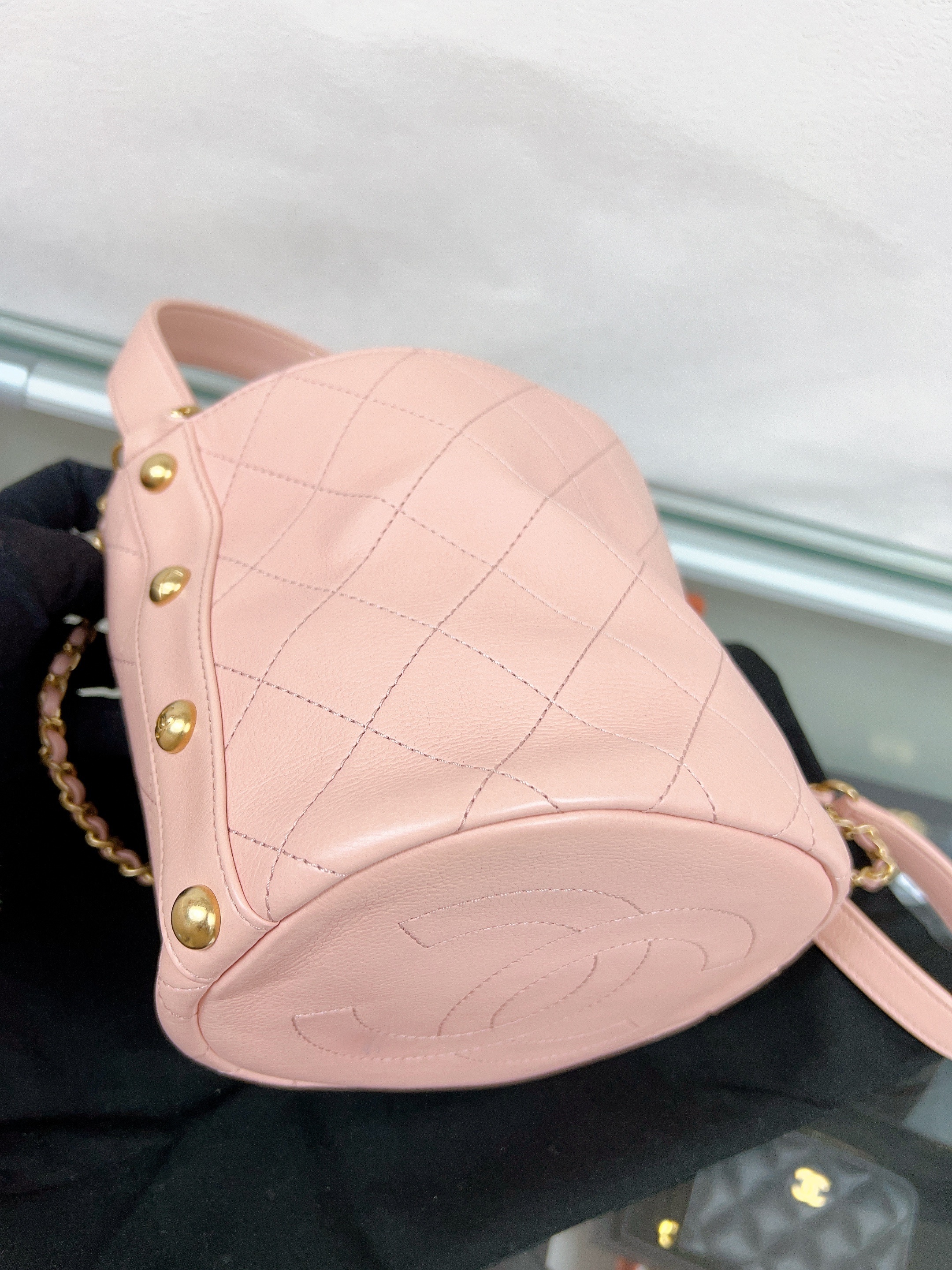 Chanel bucket pink tweed