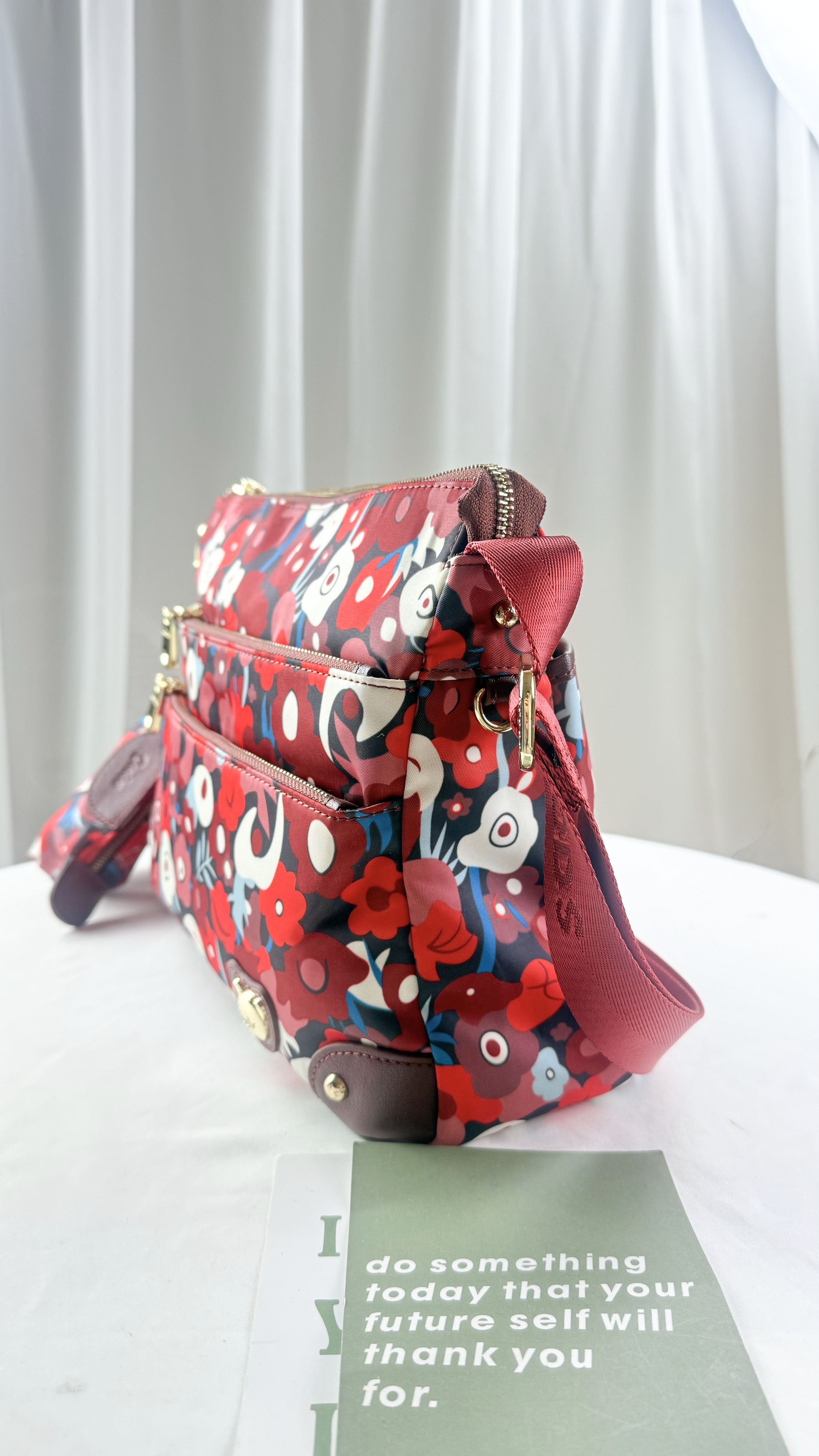 GOODS 紅花朵拼色防潑水側背包 #2045