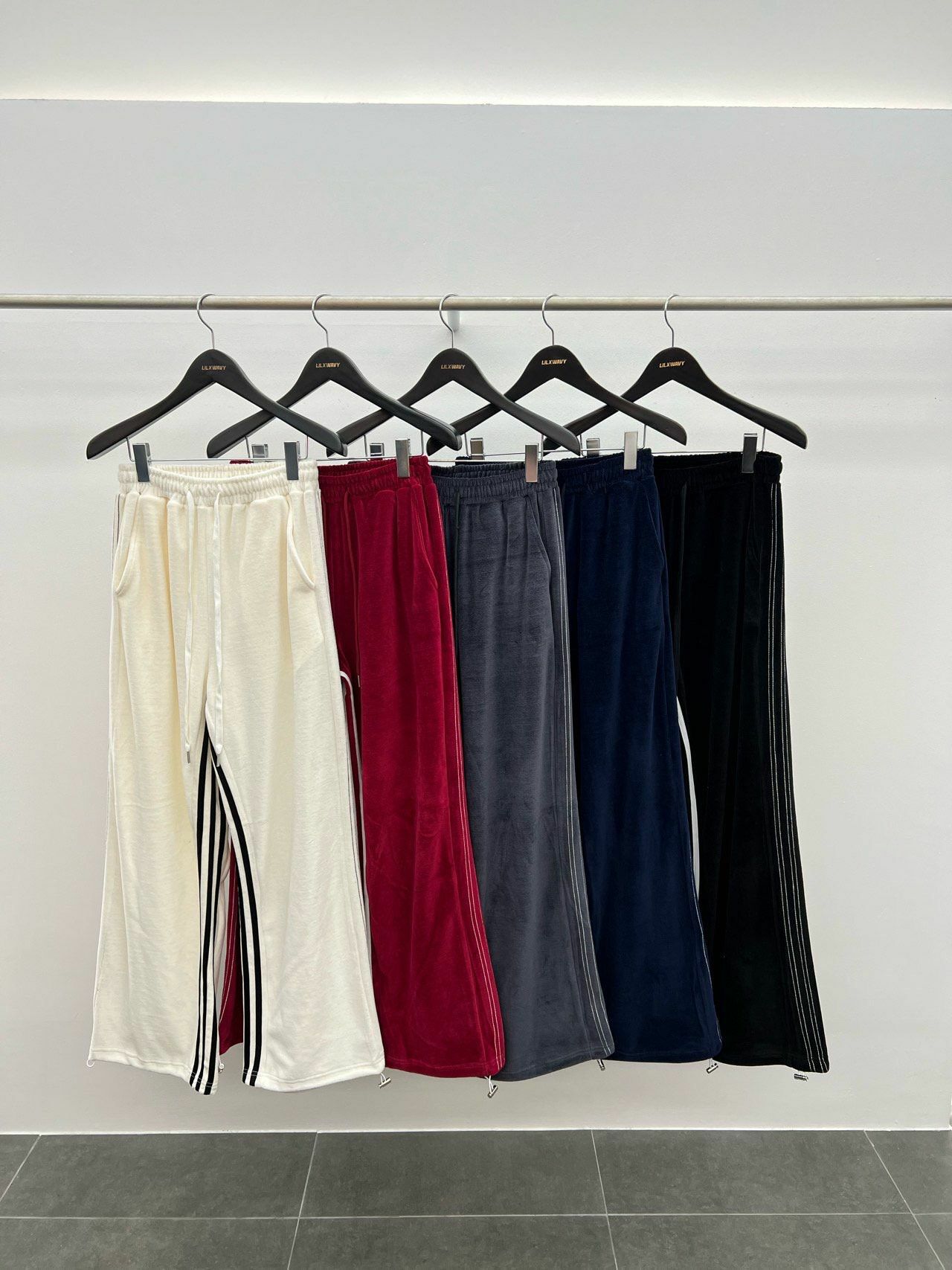 三間可束腳鬆身運動褲 LIL-040P