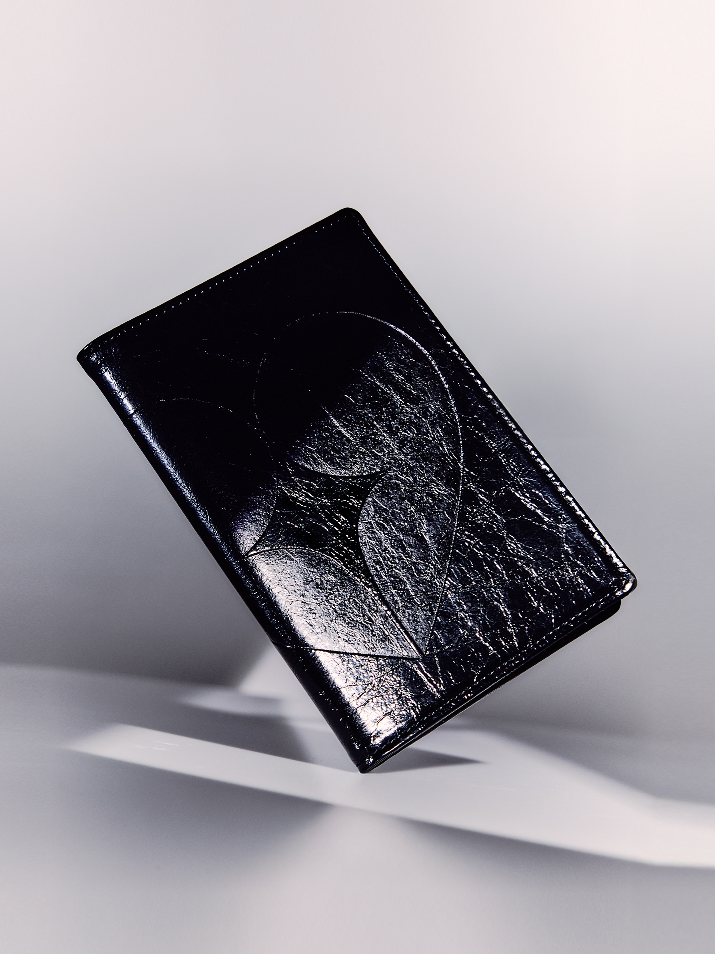 fennec - hearty passport case (black)